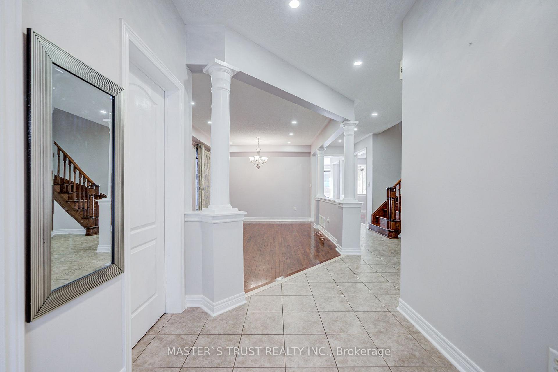 Photo 17 of 213 River Ridge Boulevard, Aurora, Bayview Northeast — HOMEH