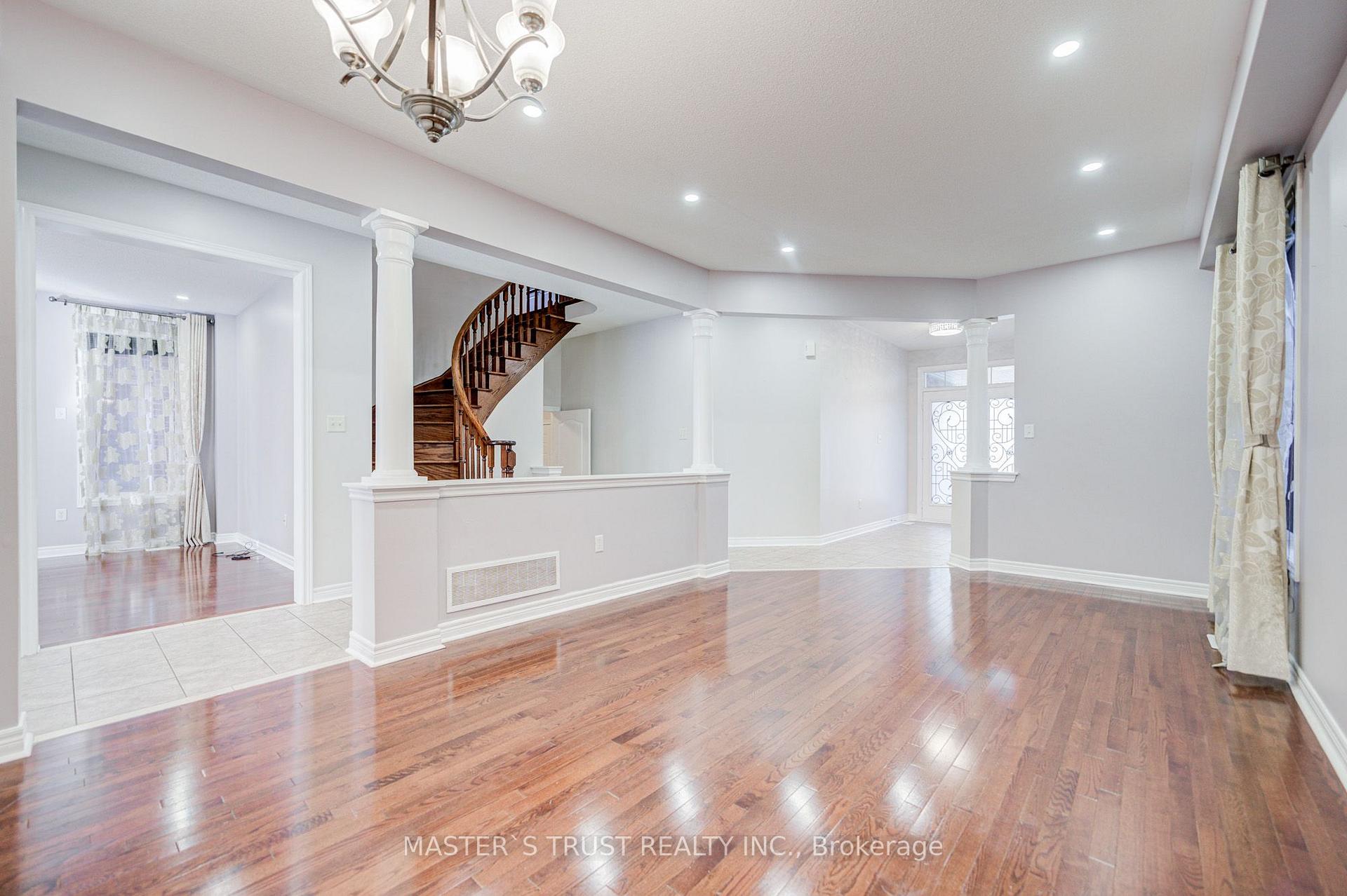 Photo 29 of 213 River Ridge Boulevard, Aurora, Bayview Northeast — HOMEH