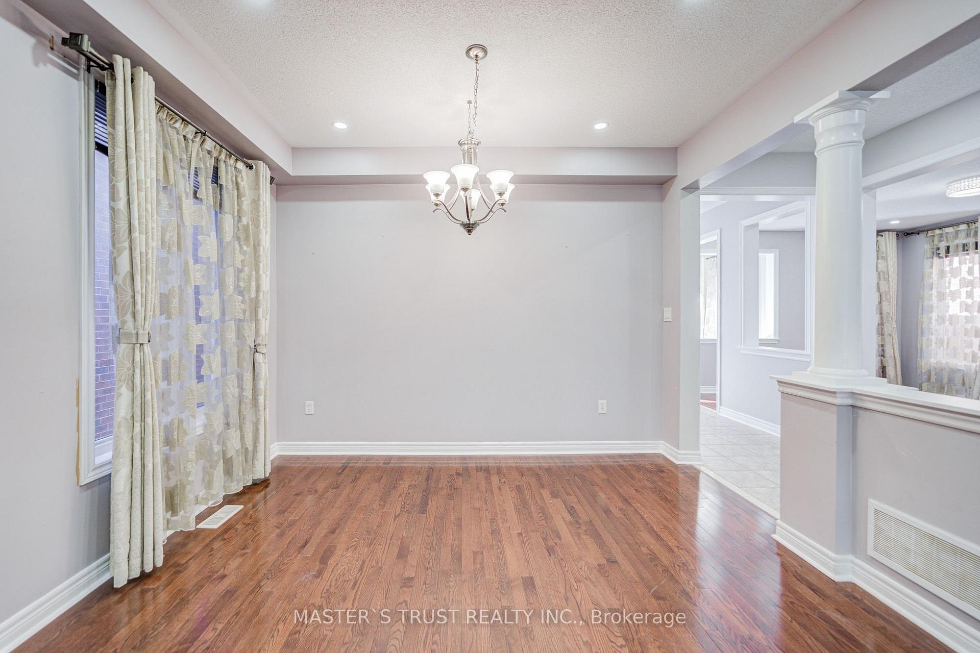 Photo 31 of 213 River Ridge Boulevard, Aurora, Bayview Northeast — HOMEH