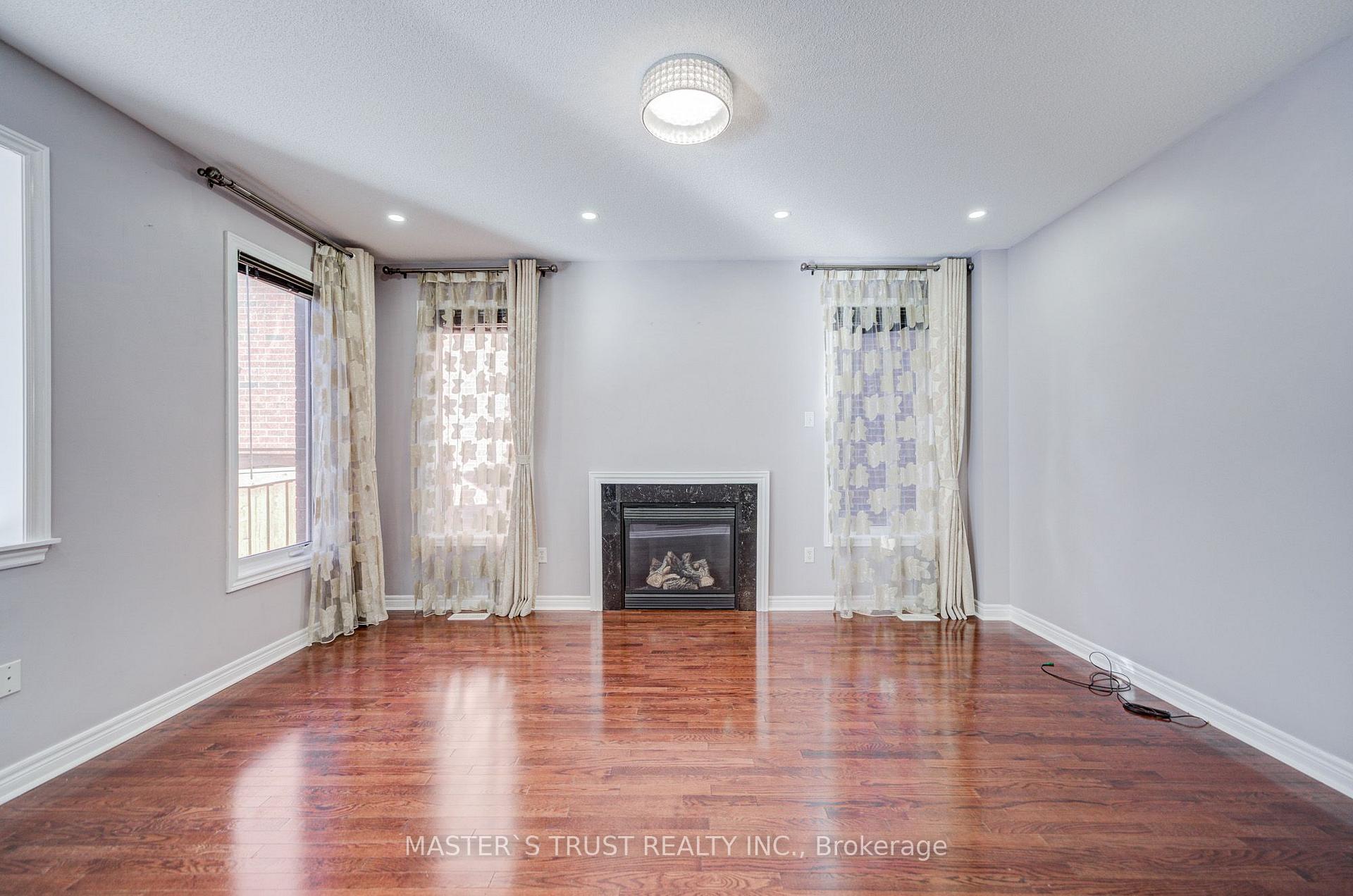 Photo 39 of 213 River Ridge Boulevard, Aurora, Bayview Northeast — HOMEH