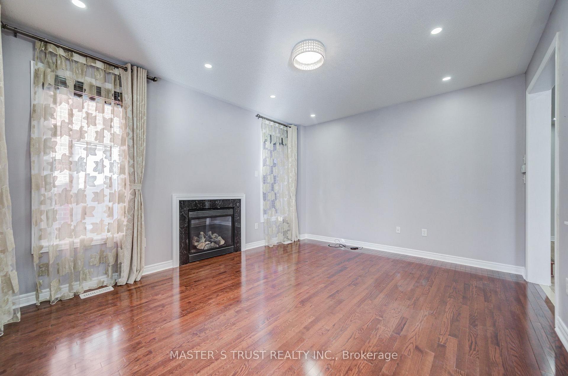 Photo 41 of 213 River Ridge Boulevard, Aurora, Bayview Northeast — HOMEH