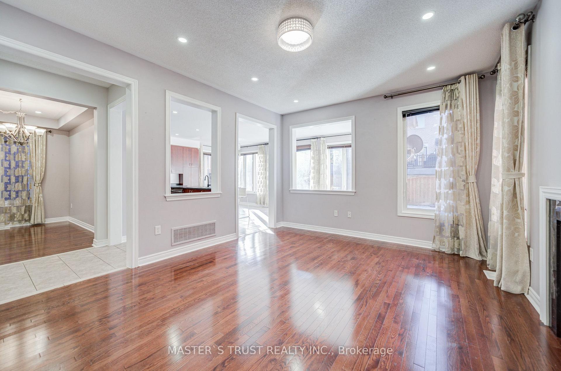 Photo 43 of 213 River Ridge Boulevard, Aurora, Bayview Northeast — HOMEH