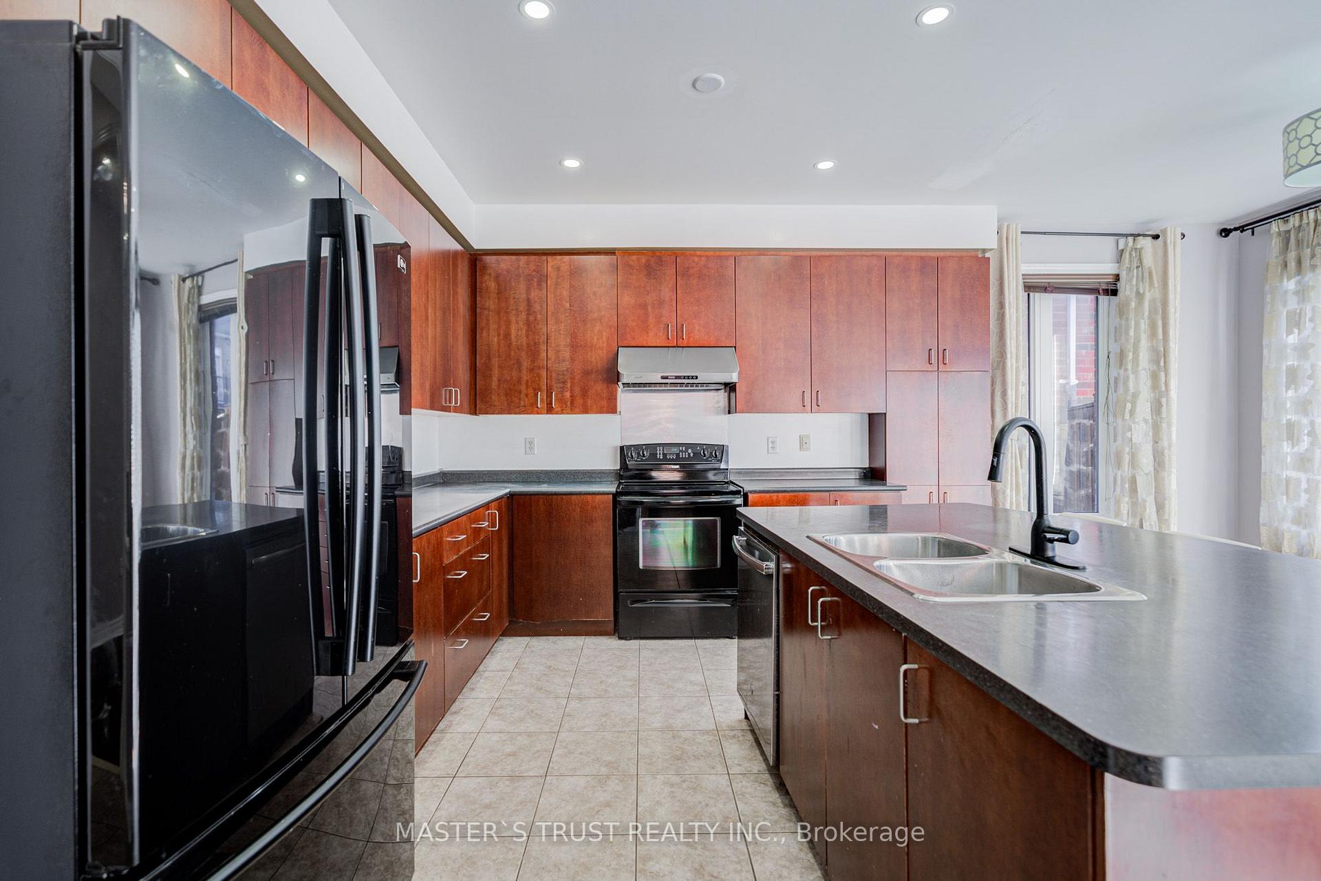 Photo 47 of 213 River Ridge Boulevard, Aurora, Bayview Northeast — HOMEH
