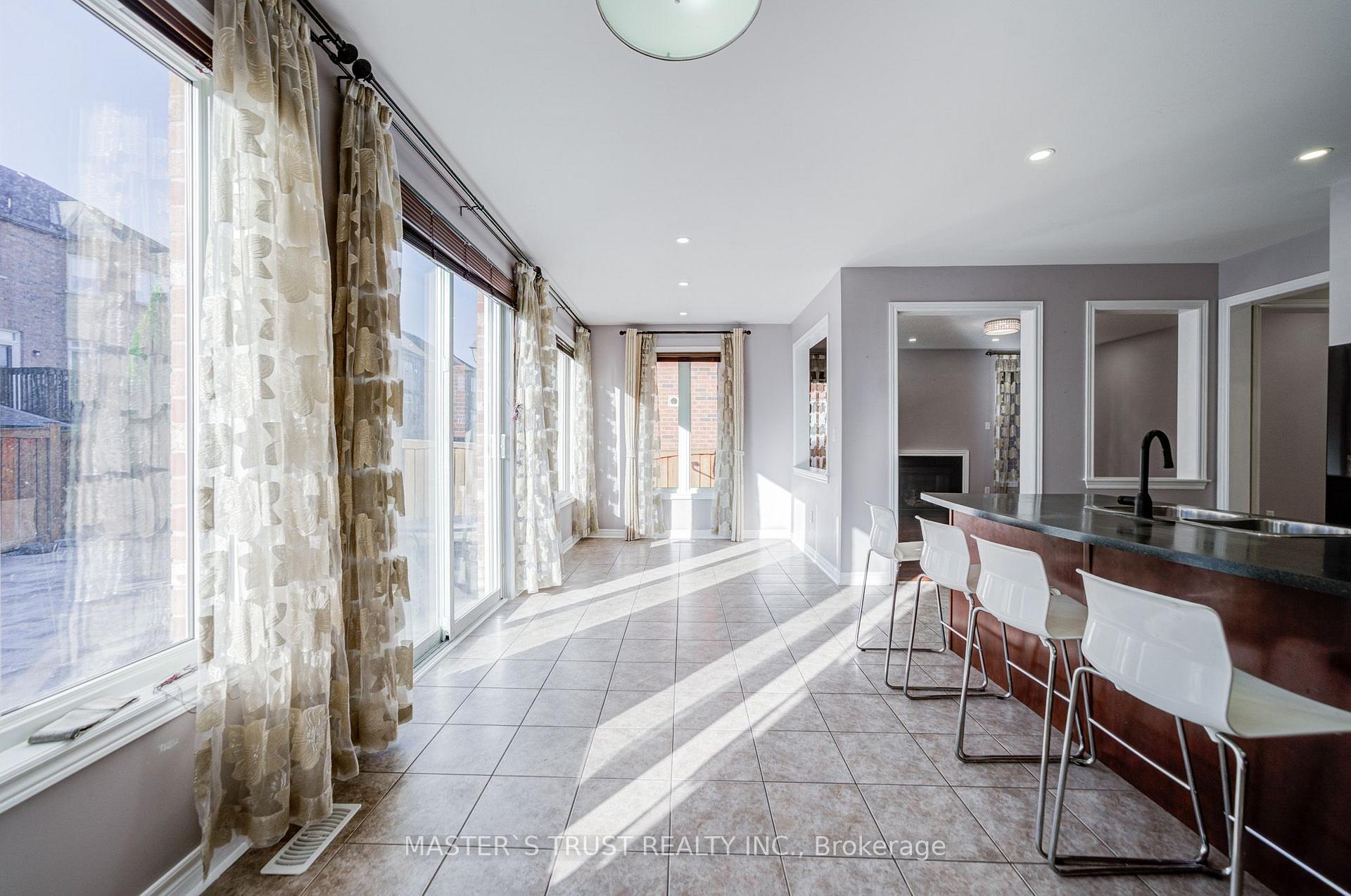 Photo 57 of 213 River Ridge Boulevard, Aurora, Bayview Northeast — HOMEH