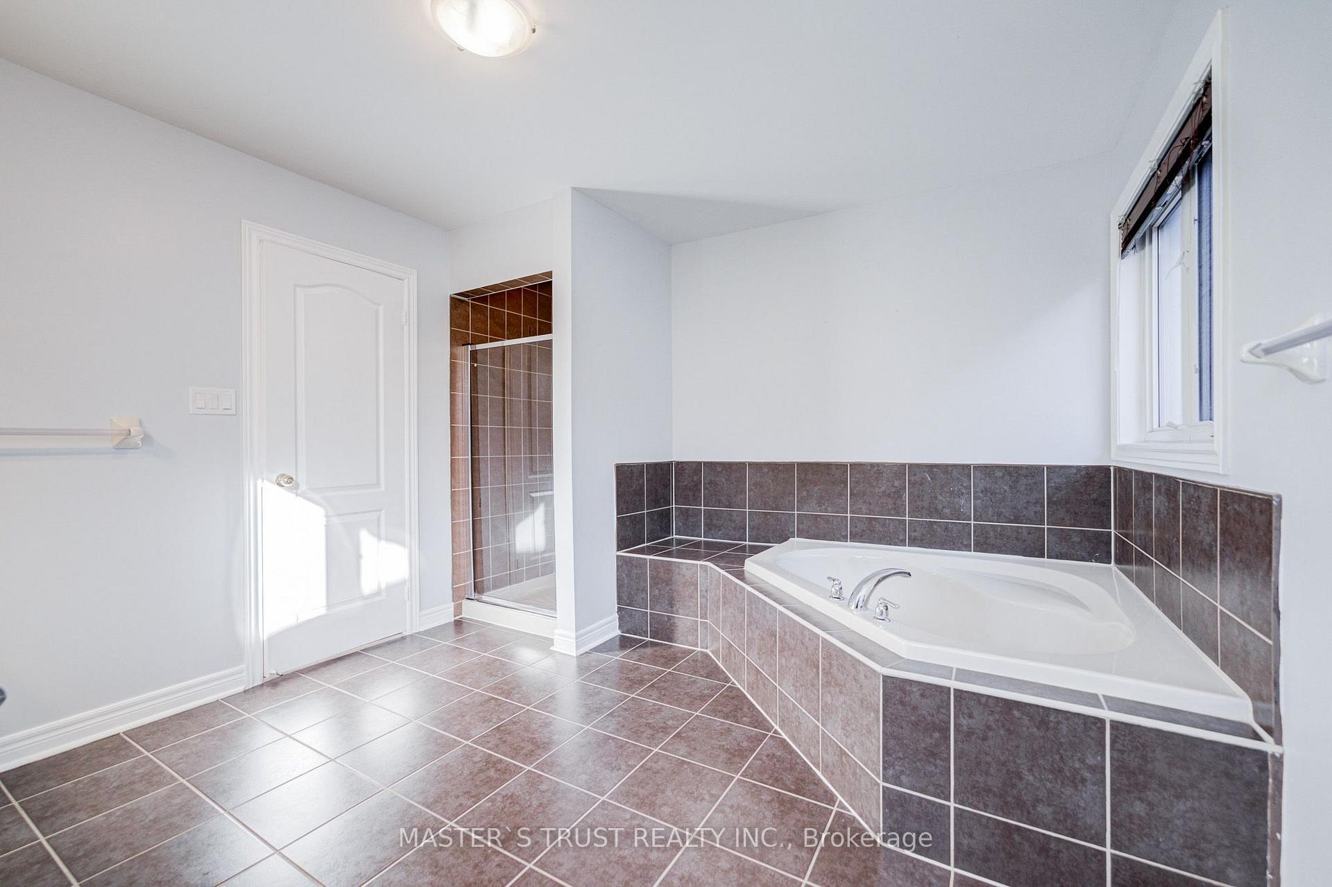 Photo 65 of 213 River Ridge Boulevard, Aurora, Bayview Northeast — HOMEH