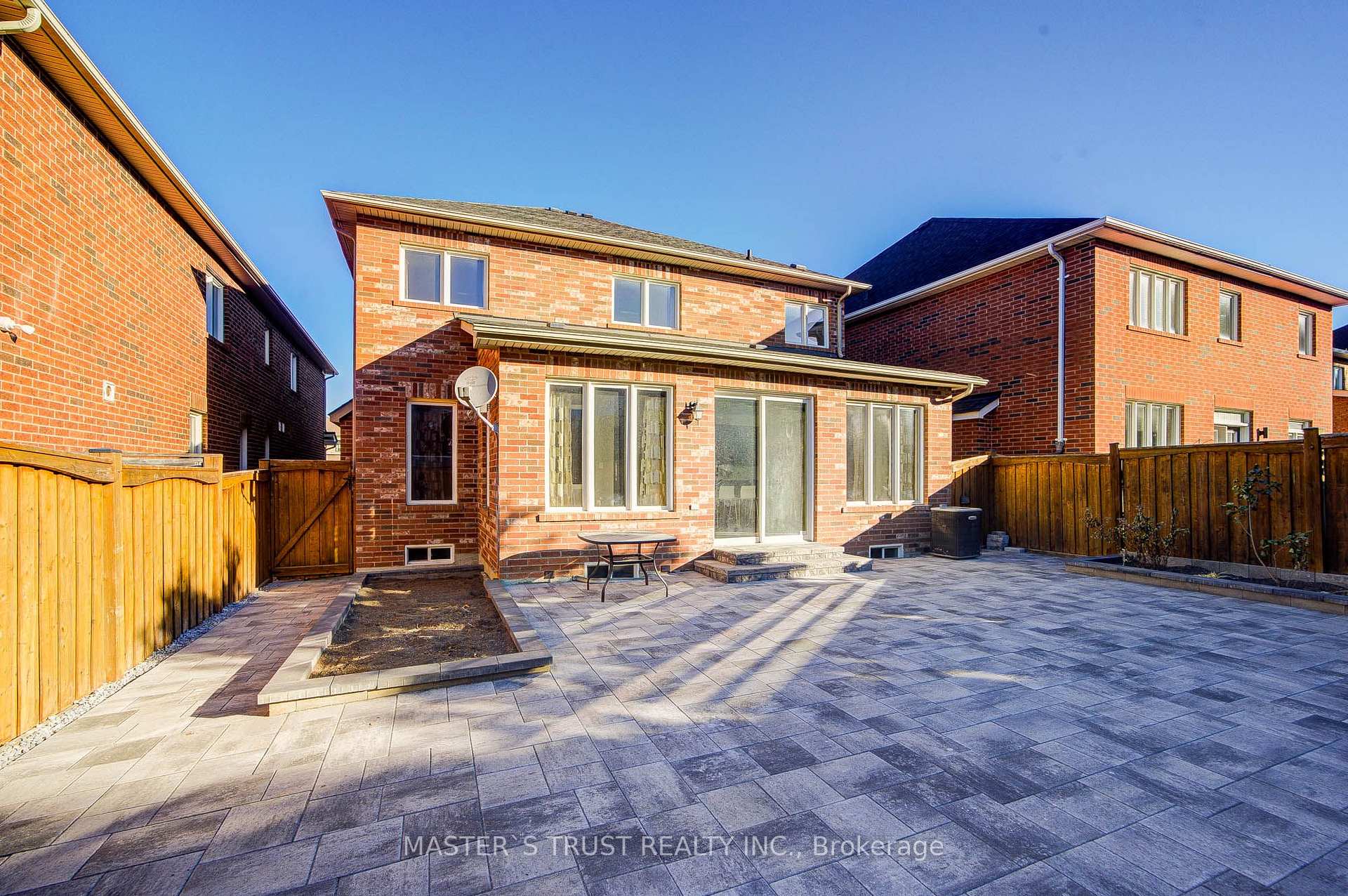 Photo 78 of 213 River Ridge Boulevard, Aurora, Bayview Northeast — HOMEH