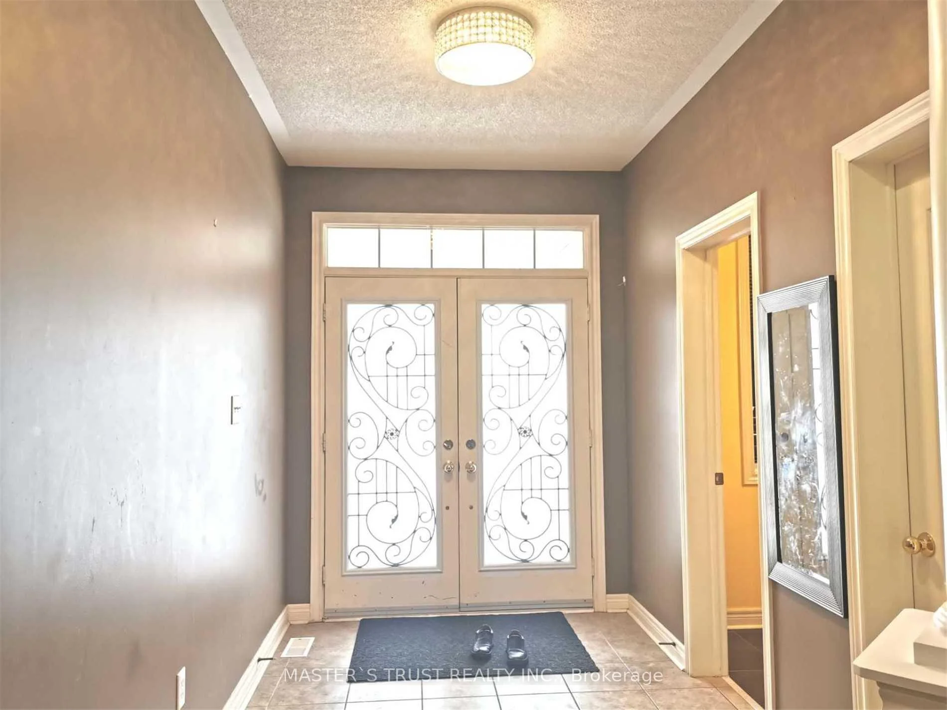 Photo 4 of 213 River Ridge Boulevard, Aurora, Bayview Northeast — HOMEH