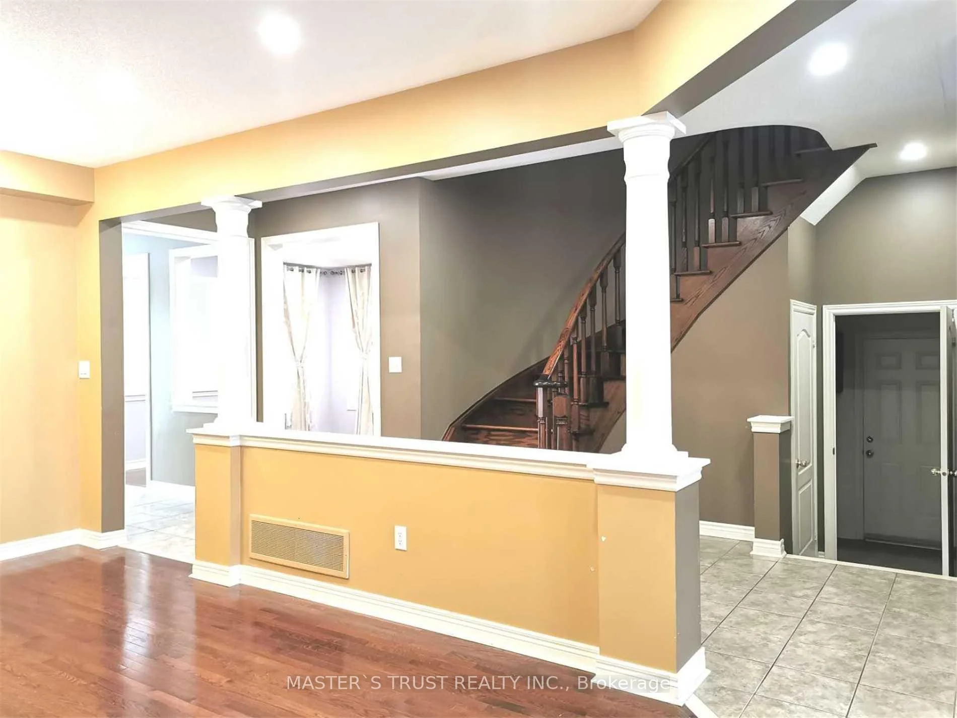Photo 15 of 213 River Ridge Boulevard, Aurora, Bayview Northeast — HOMEH