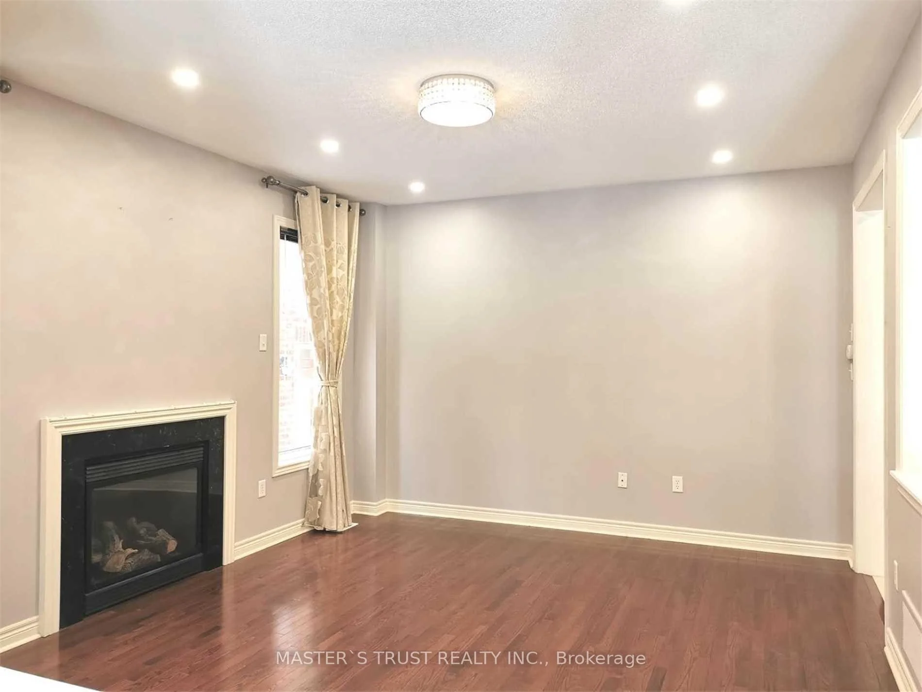 Photo 18 of 213 River Ridge Boulevard, Aurora, Bayview Northeast — HOMEH