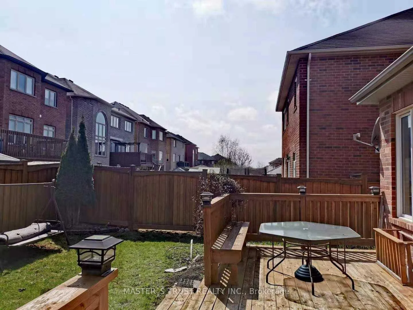 Photo 28 of 213 River Ridge Boulevard, Aurora, Bayview Northeast — HOMEH
