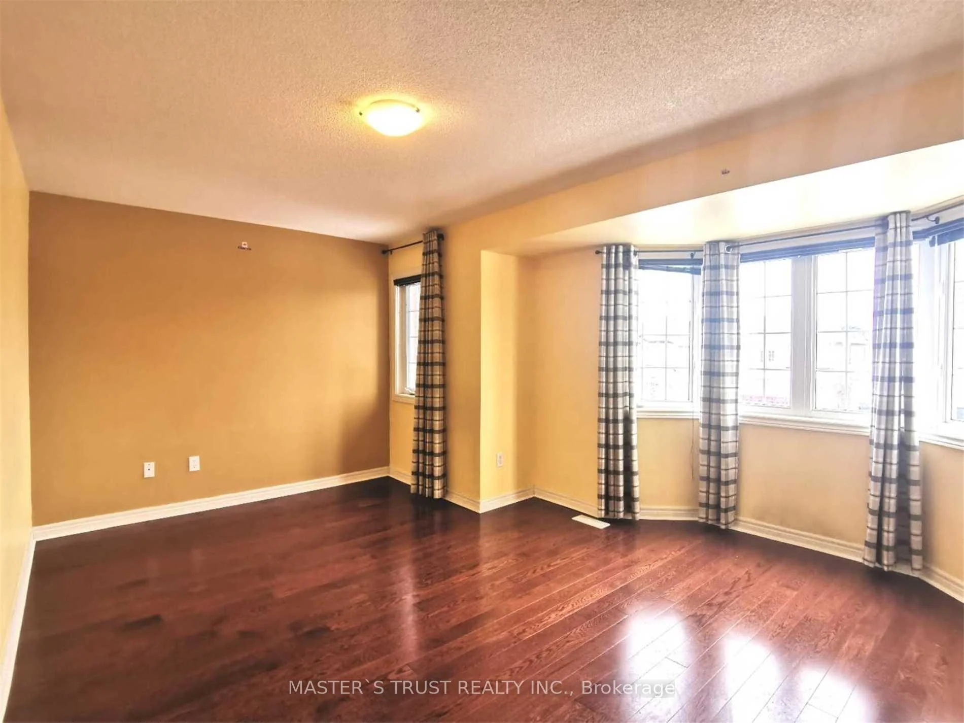 Photo 42 of 213 River Ridge Boulevard, Aurora, Bayview Northeast — HOMEH