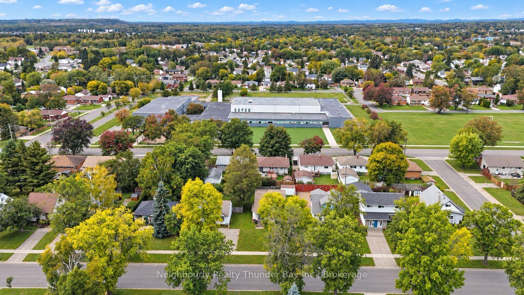 Photo 31 of 172 Ray Boulevard, Thunder Bay, Mariday Heights — HOMEH