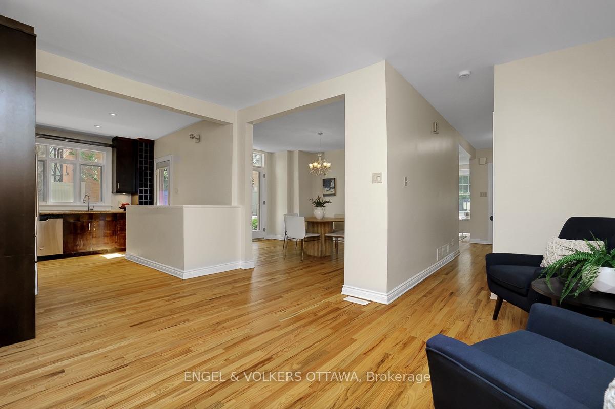 Photo 11 of 50 Charles Street, Ottawa, New Edinburgh — HOMEH