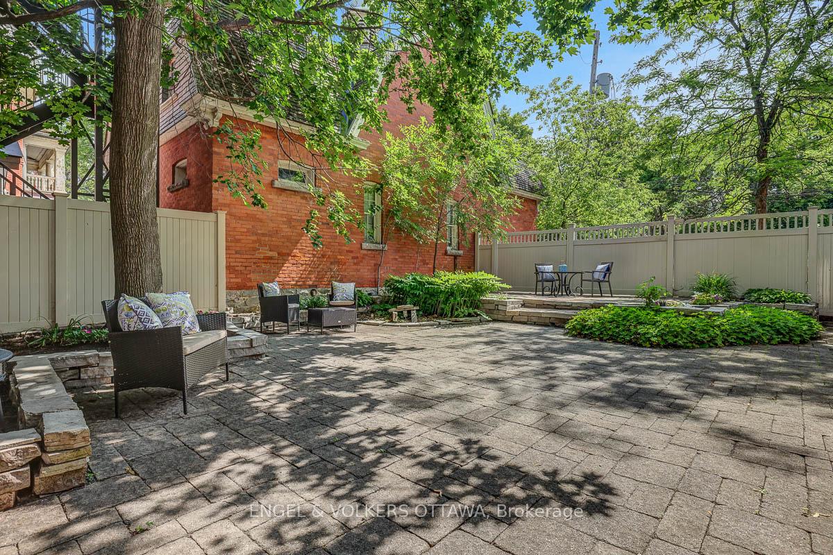 Photo 34 of 50 Charles Street, Ottawa, New Edinburgh — HOMEH