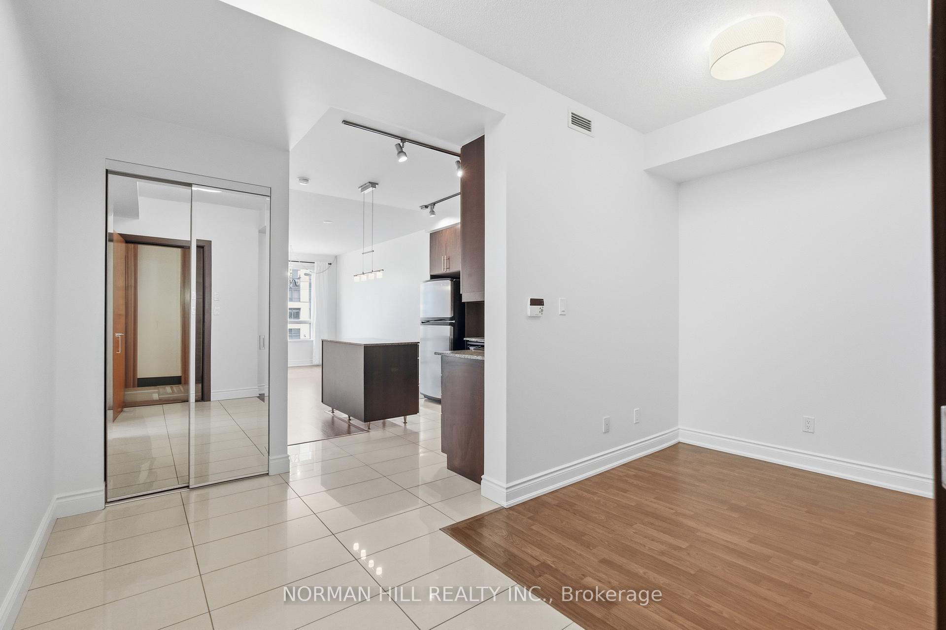 Photo 3 of Unit 211, 60 South Town Centre Boulevard, Markham, Unionville — HOMEH