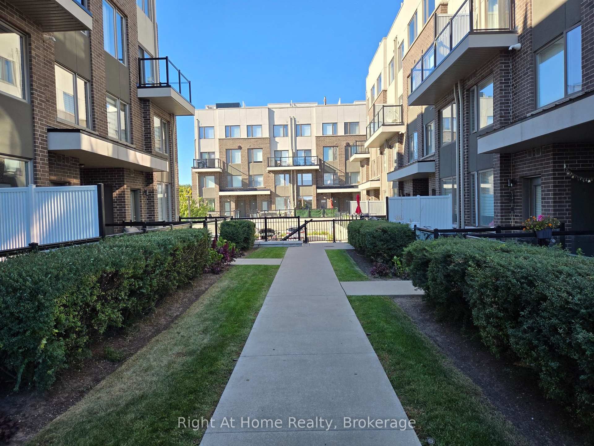 Photo 6 of Unit 405, 1460 Whites Road, Pickering, Woodlands — HOMEH