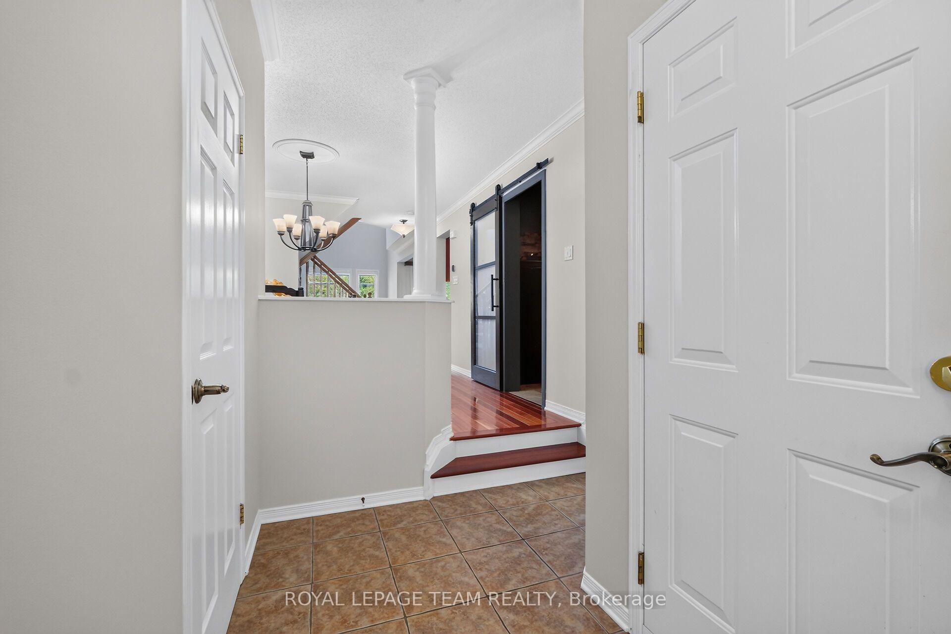 Photo 6 of 2136 Bergamot Circle, Ottawa, Springridge/East Village — HOMEH