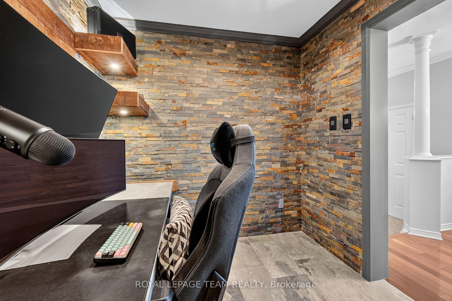 Photo 13 of 2136 Bergamot Circle, Ottawa, Springridge/East Village — HOMEH