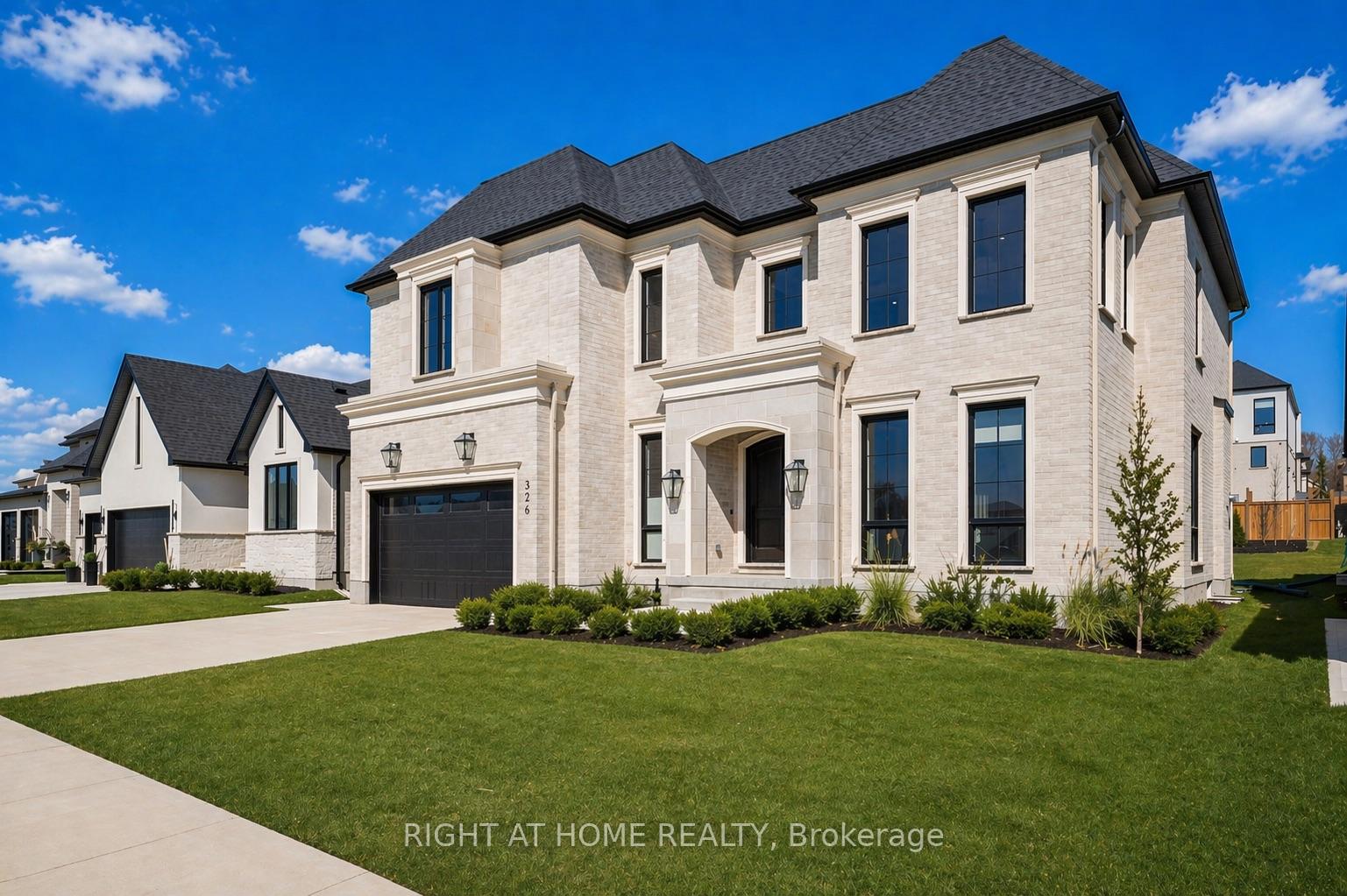 Photo 2 of 326 Manhattan Drive, London, South K — HOMEH