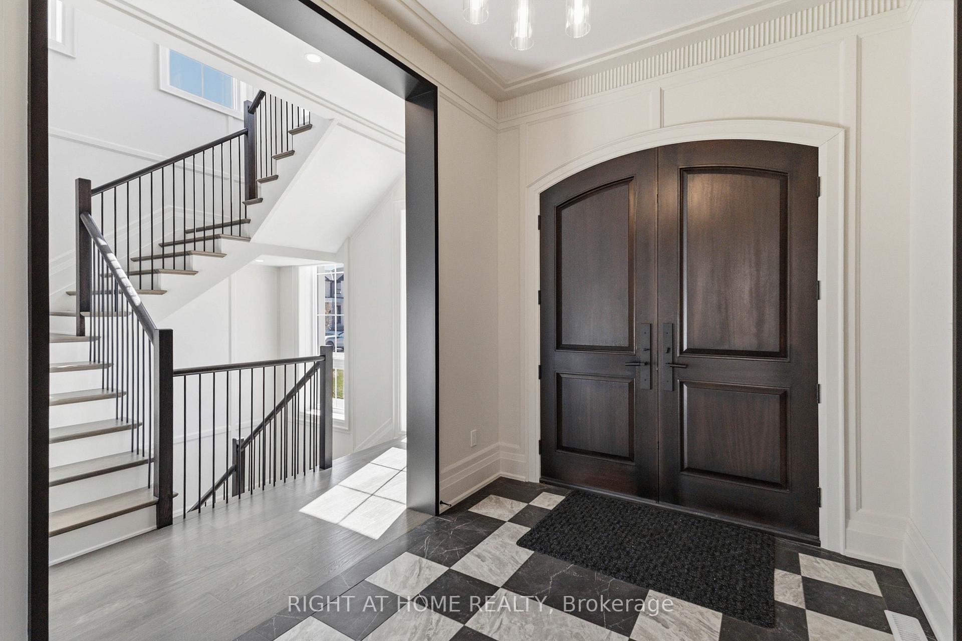 Photo 6 of 326 Manhattan Drive, London, South K — HOMEH