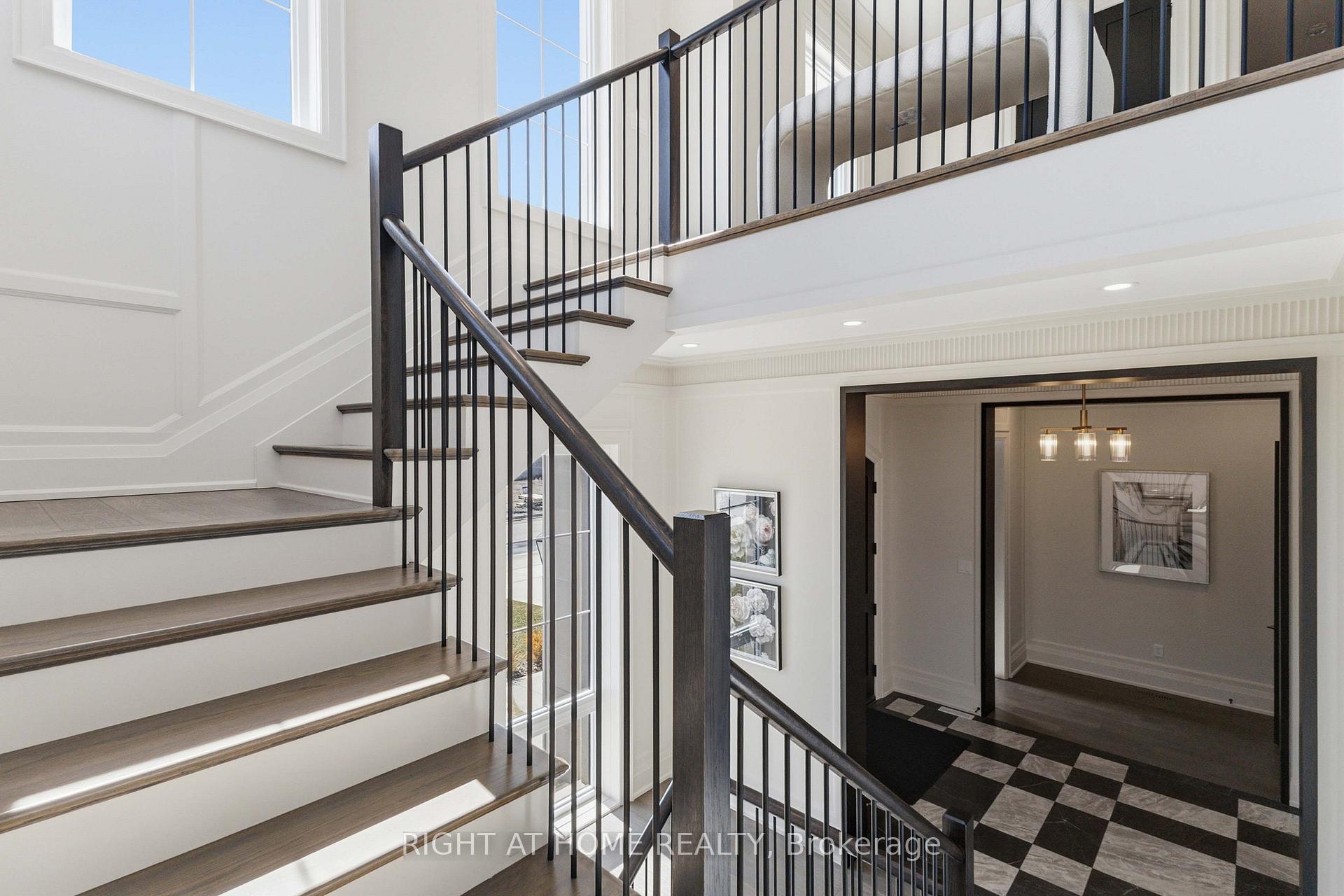 Photo 7 of 326 Manhattan Drive, London, South K — HOMEH