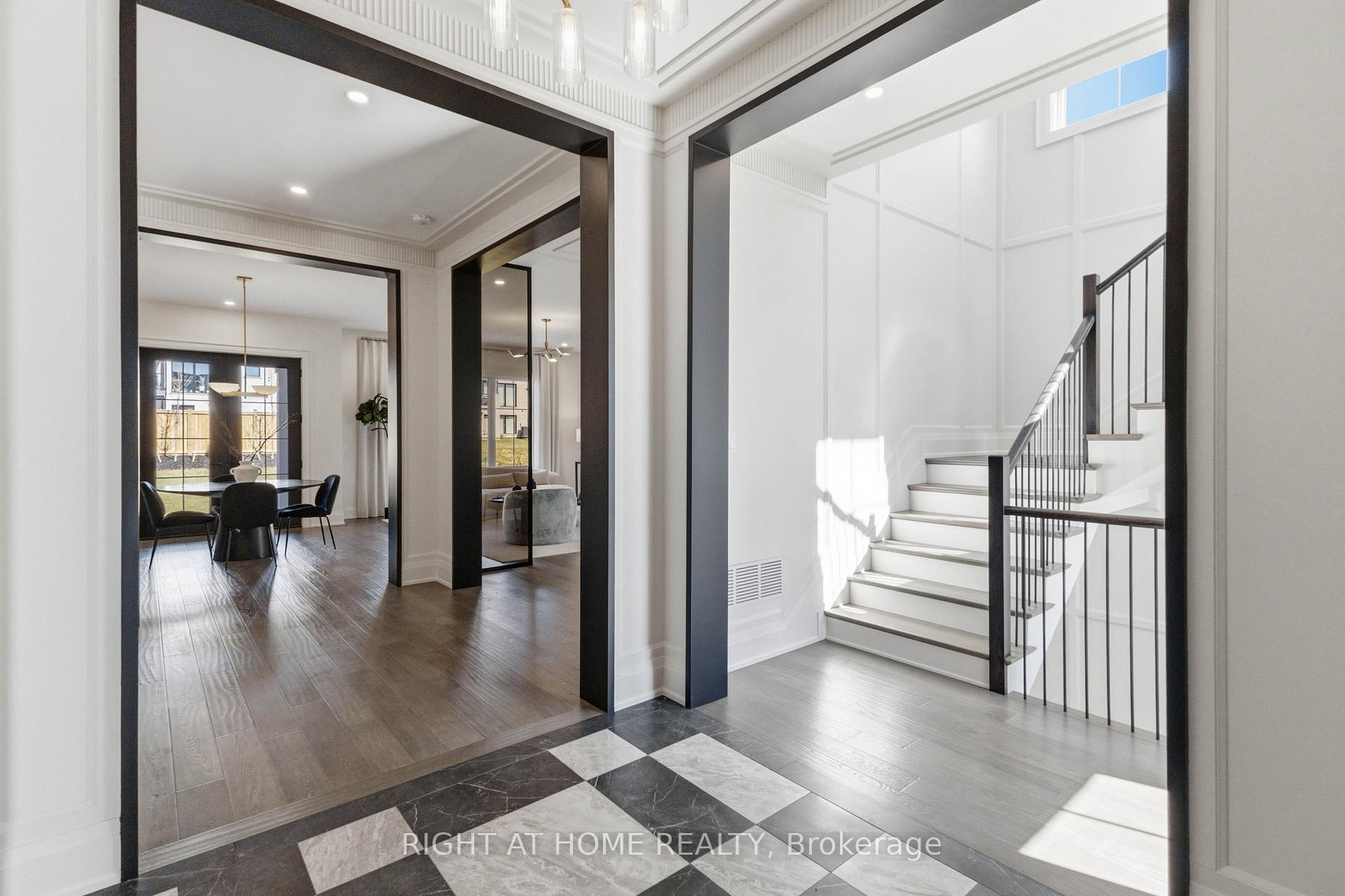 Photo 8 of 326 Manhattan Drive, London, South K — HOMEH