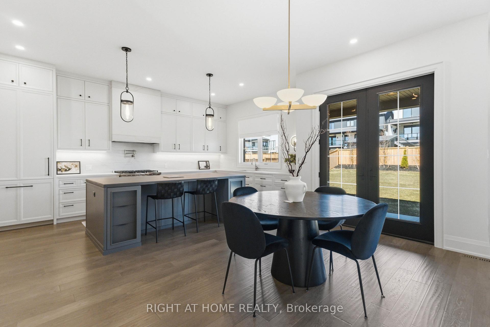 Photo 21 of 326 Manhattan Drive, London, South K — HOMEH