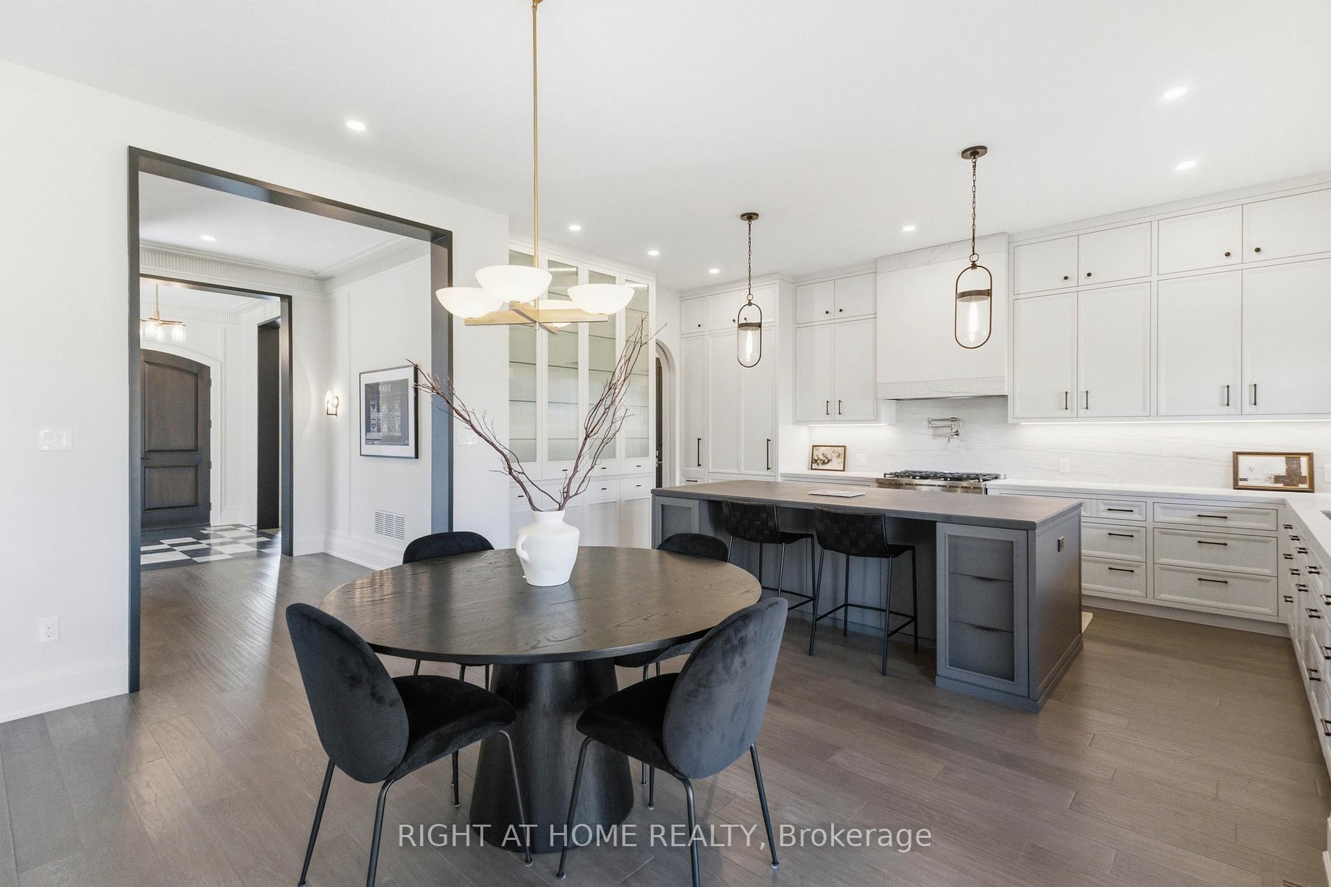 Photo 24 of 326 Manhattan Drive, London, South K — HOMEH
