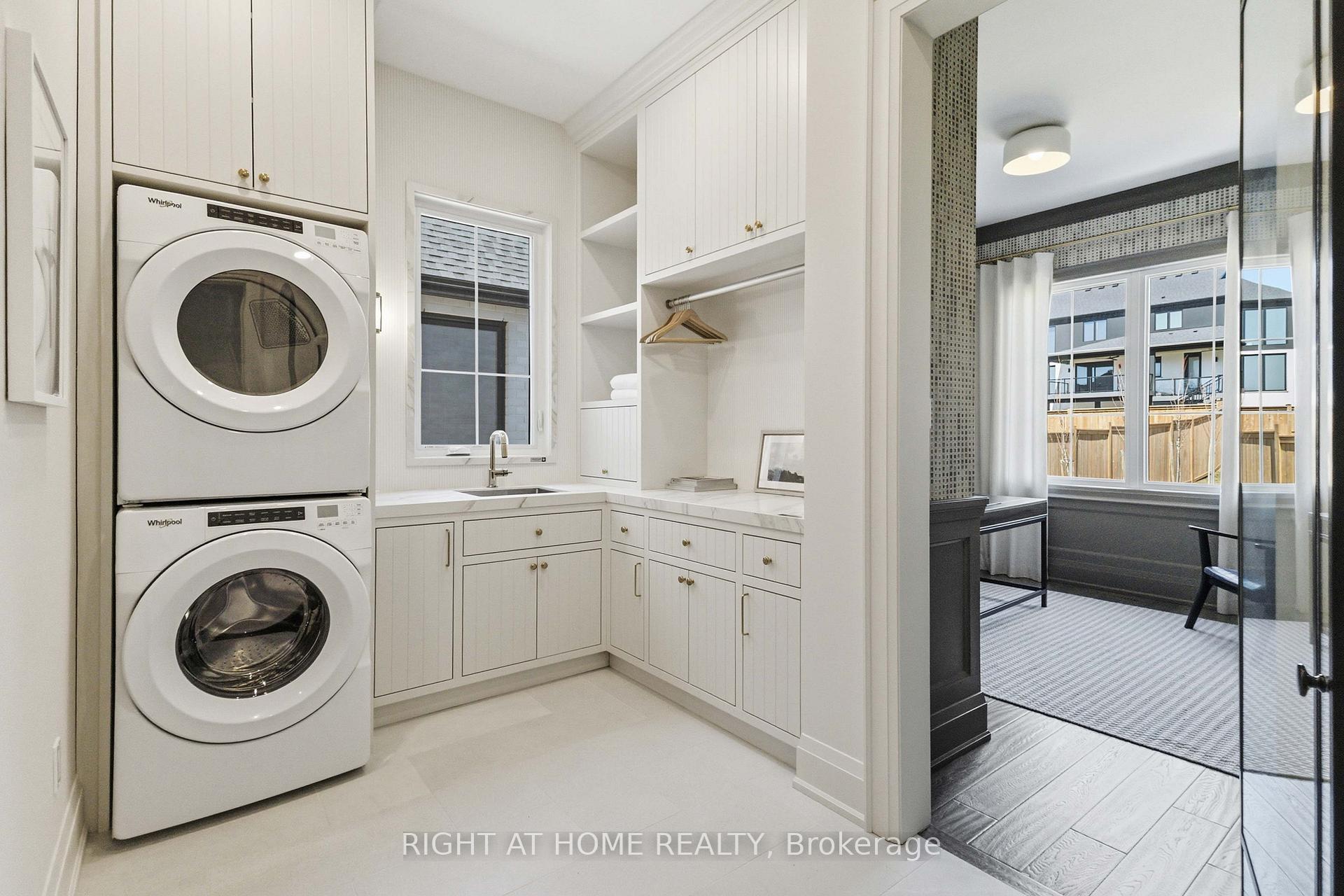 Photo 30 of 326 Manhattan Drive, London, South K — HOMEH