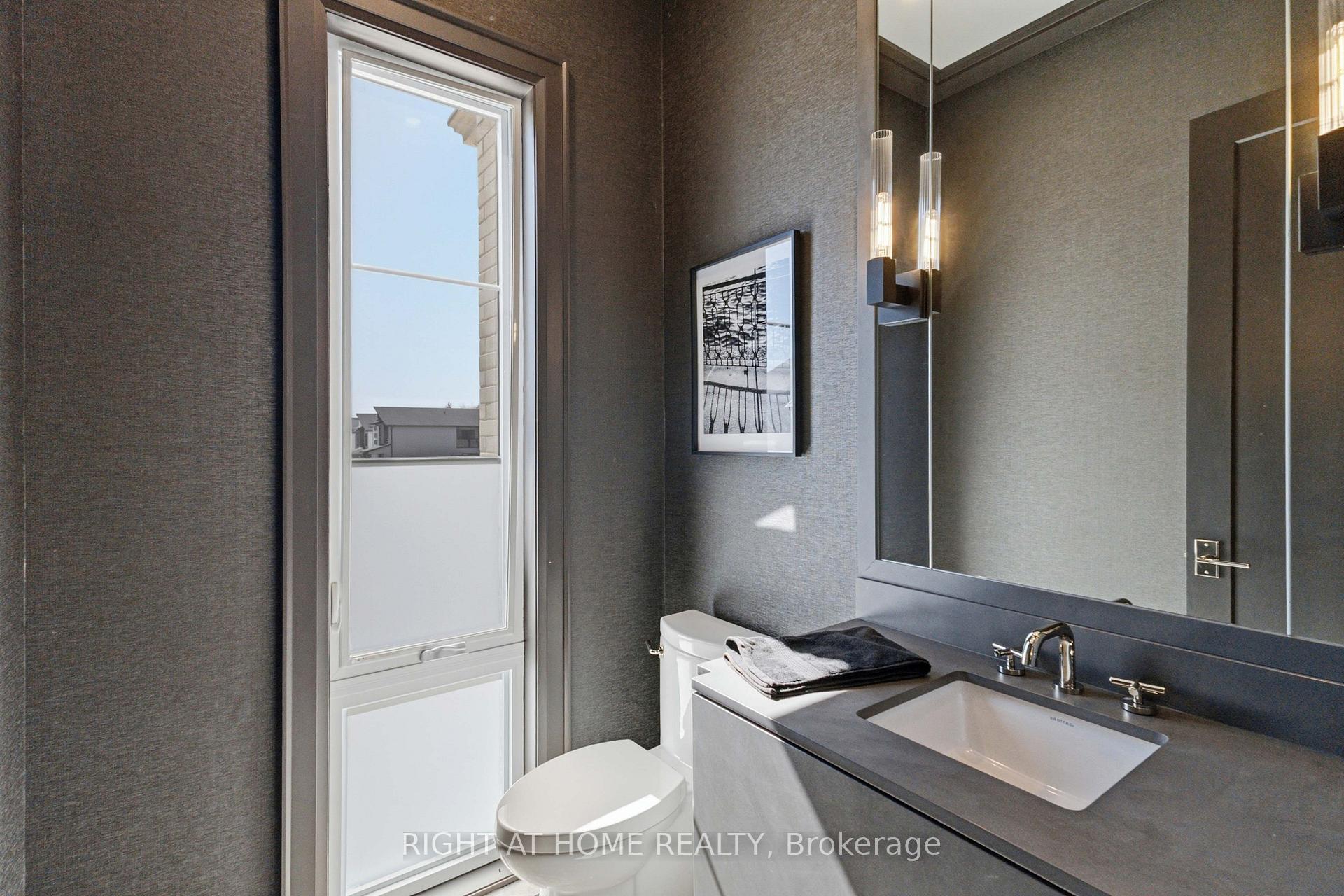 Photo 32 of 326 Manhattan Drive, London, South K — HOMEH