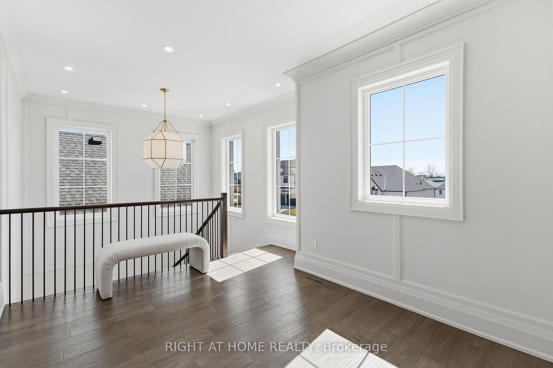 Photo 33 of 326 Manhattan Drive, London, South K — HOMEH