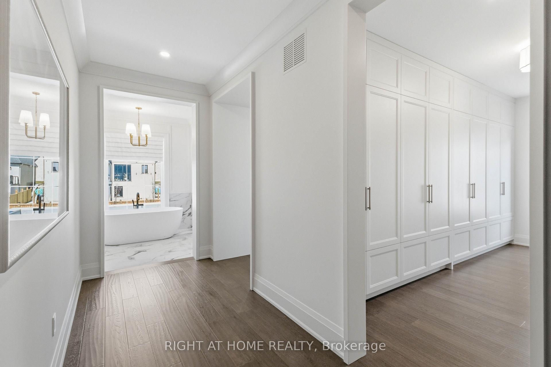 Photo 34 of 326 Manhattan Drive, London, South K — HOMEH