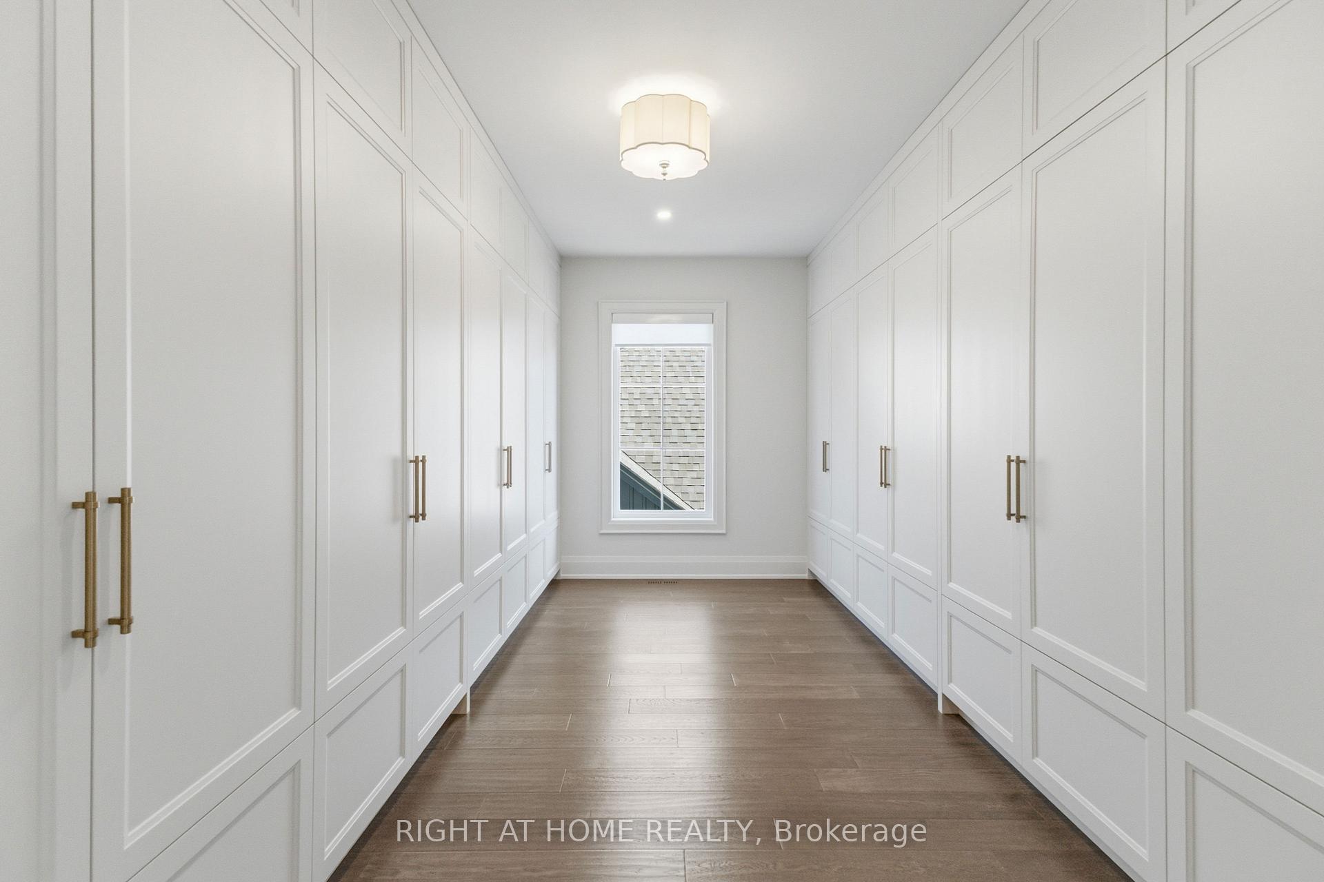 Photo 35 of 326 Manhattan Drive, London, South K — HOMEH