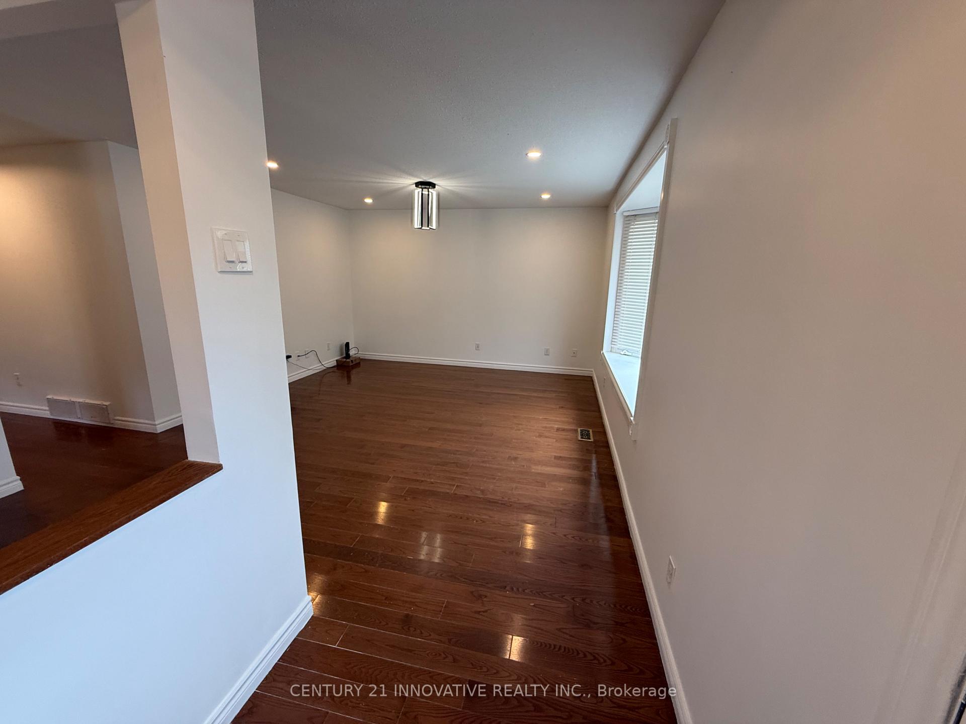 Photo 4 of Unit Upper, 541 Chamberlain Road, Burlington, Shoreacres — HOMEH