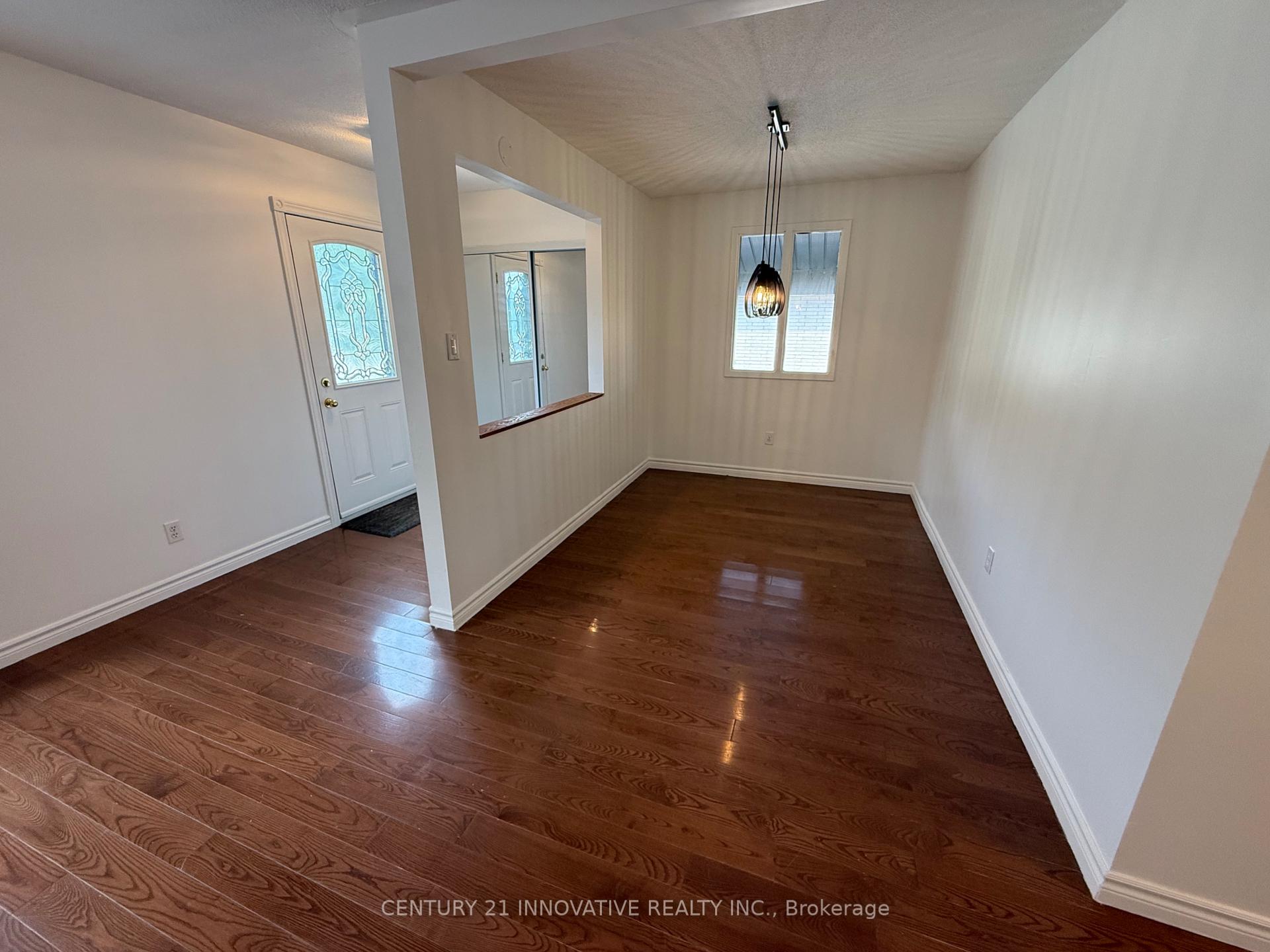 Photo 5 of Unit Upper, 541 Chamberlain Road, Burlington, Shoreacres — HOMEH