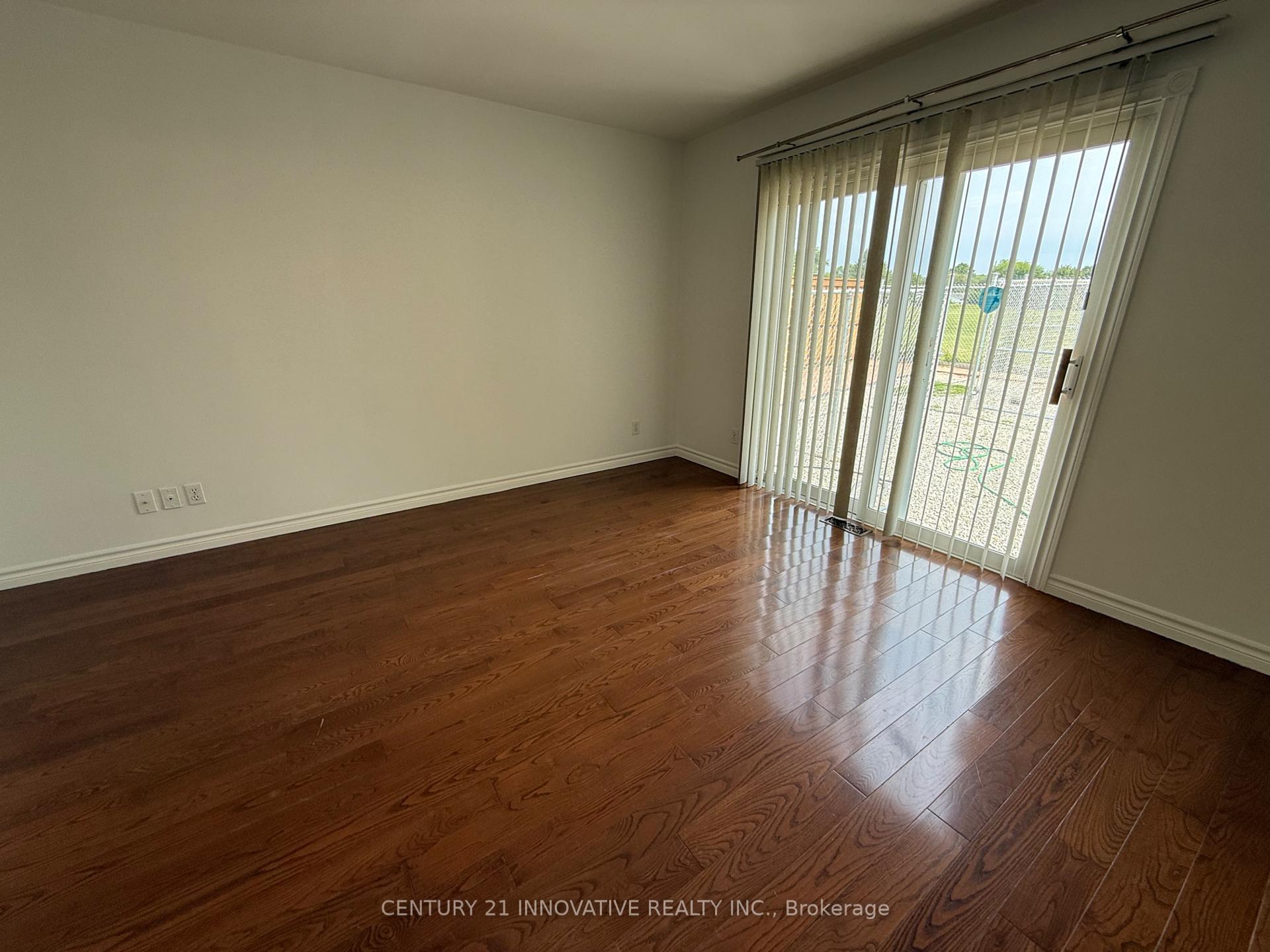Photo 14 of Unit Upper, 541 Chamberlain Road, Burlington, Shoreacres — HOMEH