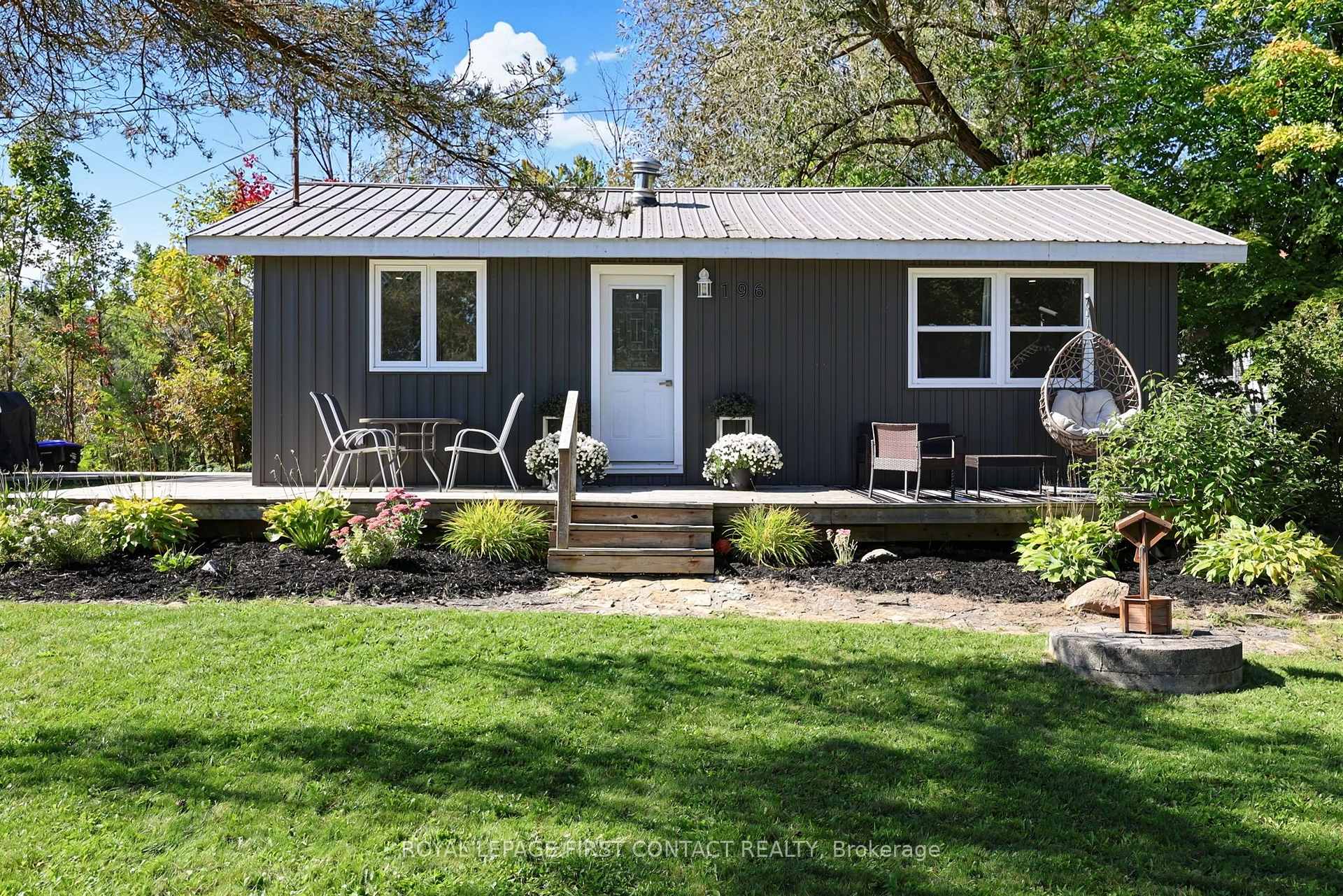 Photo 2 of 196 Paradise Avenue, Tay, Port McNicoll — HOMEH