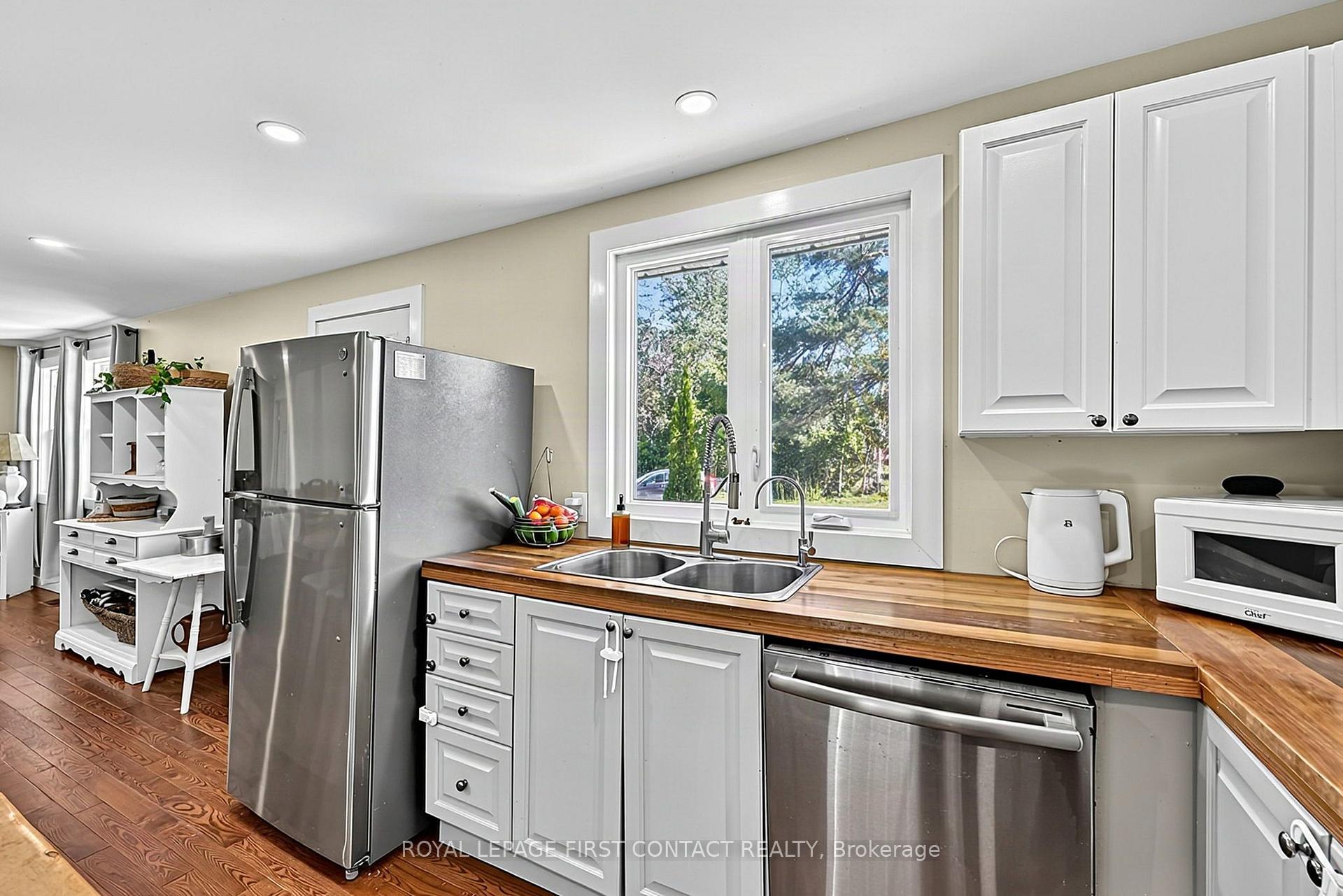 Photo 9 of 196 Paradise Avenue, Tay, Port McNicoll — HOMEH