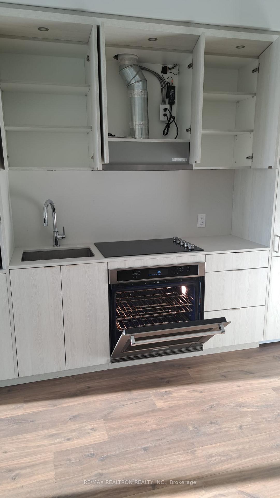Photo 3 of Unit 903, 480 Front Street W, Toronto, Waterfront Communities — HOMEH