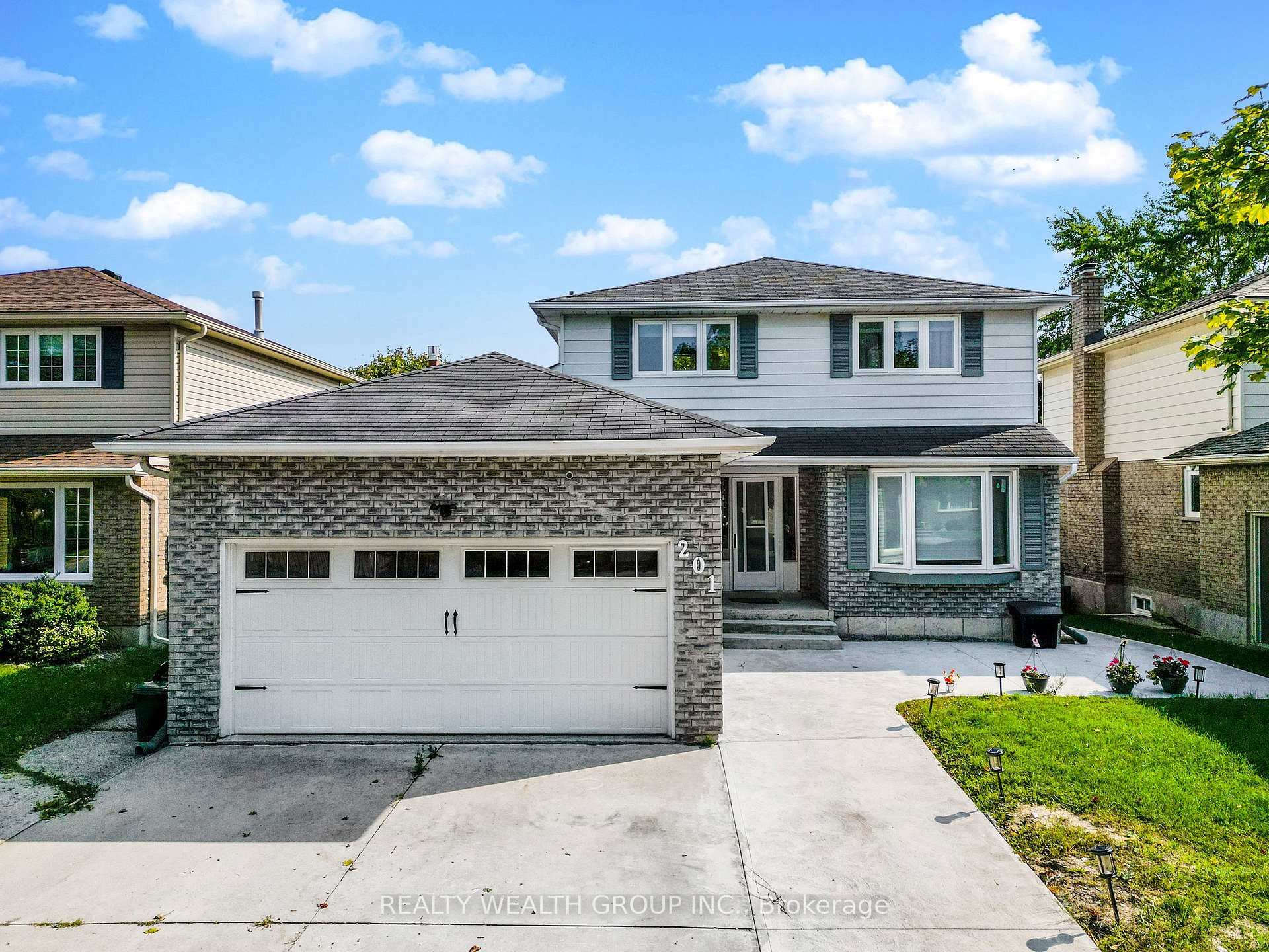 Photo 1 of Unit Bsmnt, 201 Biscayne Boulevard, Georgina, Keswick South — HOMEH