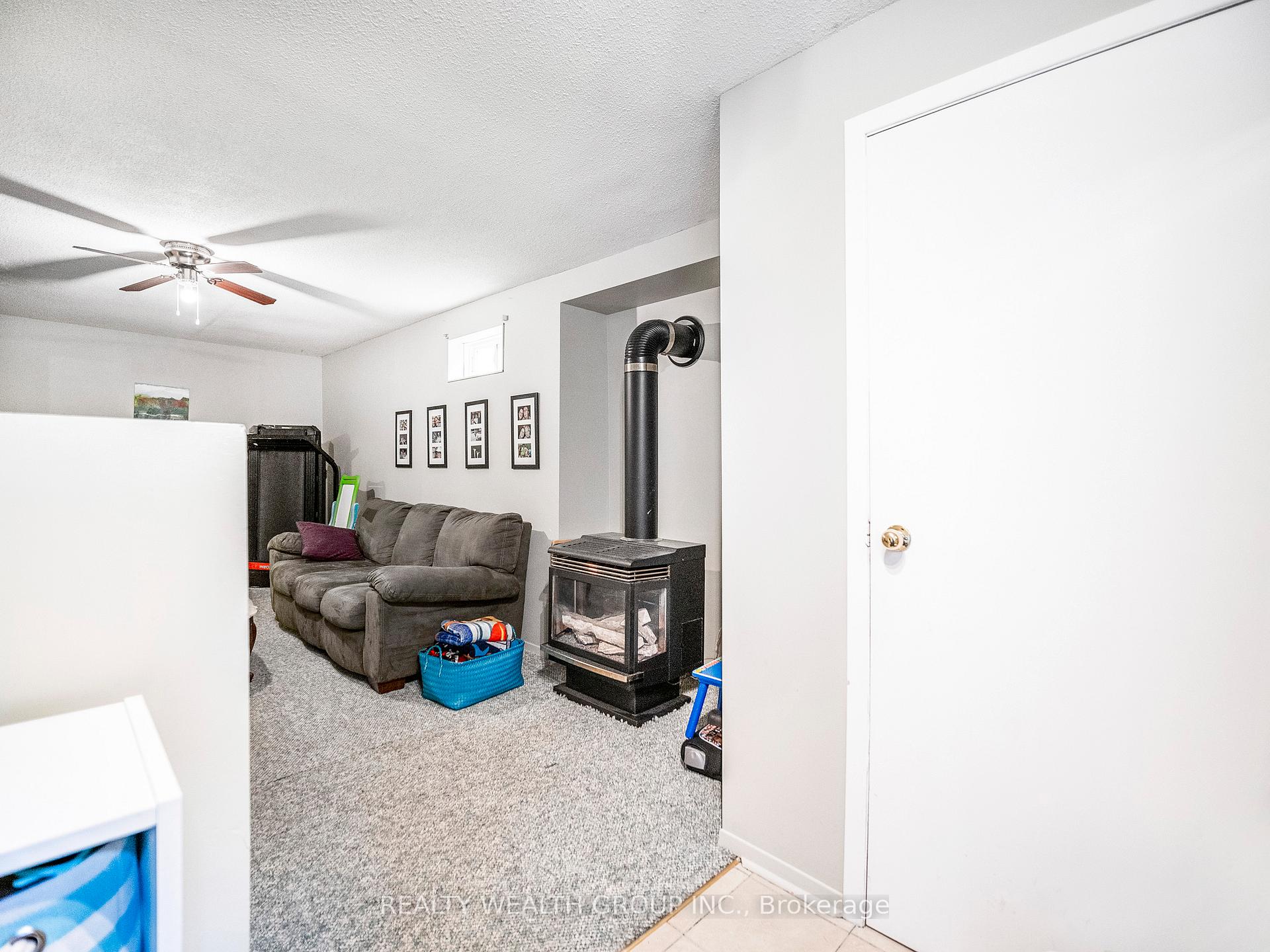 Photo 5 of Unit Bsmnt, 201 Biscayne Boulevard, Georgina, Keswick South — HOMEH
