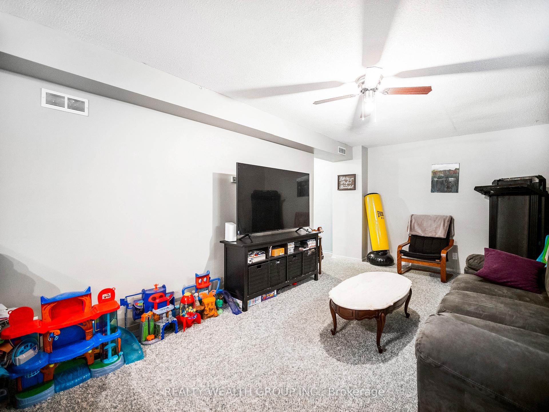 Photo 6 of Unit Bsmnt, 201 Biscayne Boulevard, Georgina, Keswick South — HOMEH