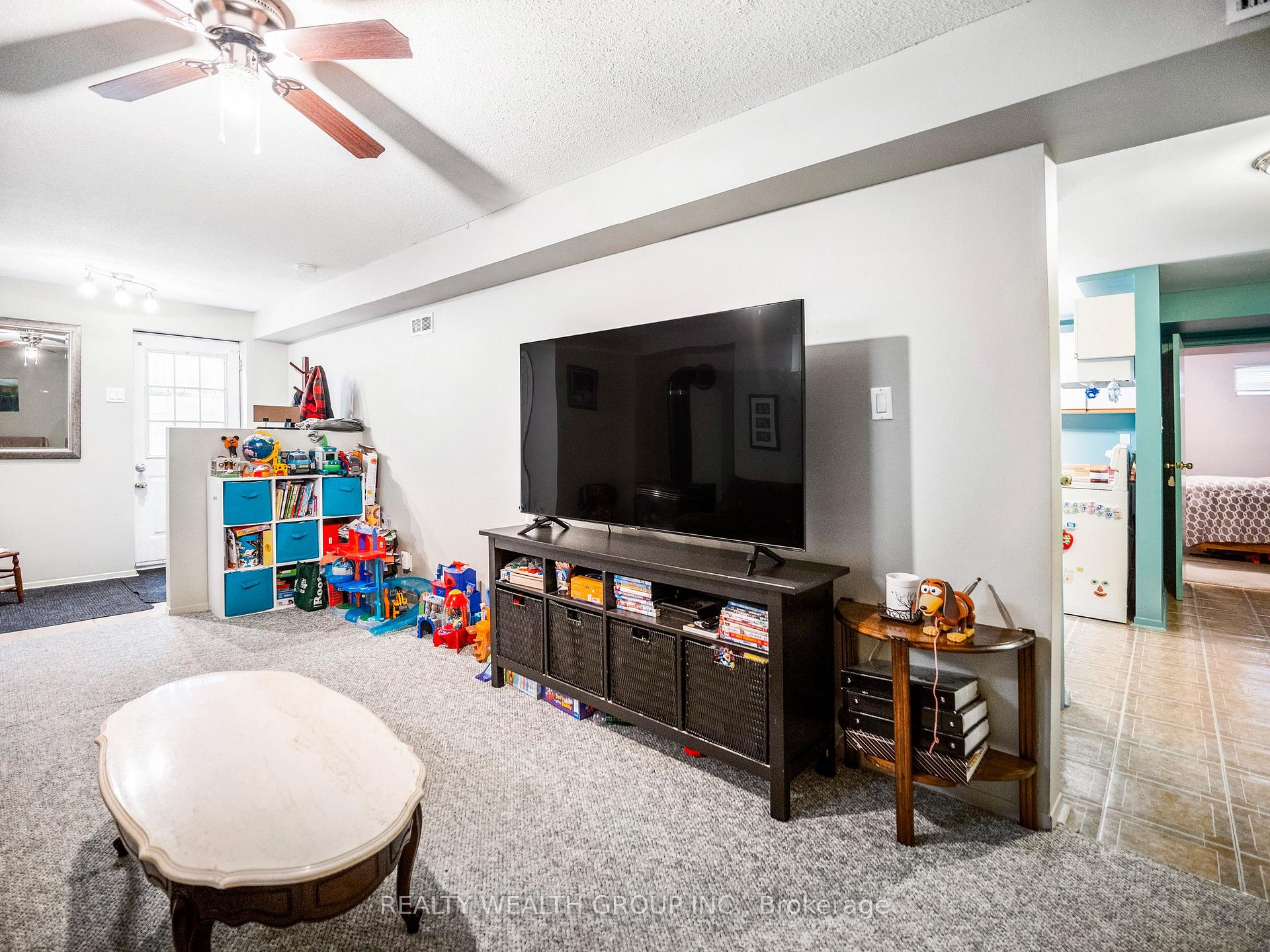 Photo 8 of Unit Bsmnt, 201 Biscayne Boulevard, Georgina, Keswick South — HOMEH