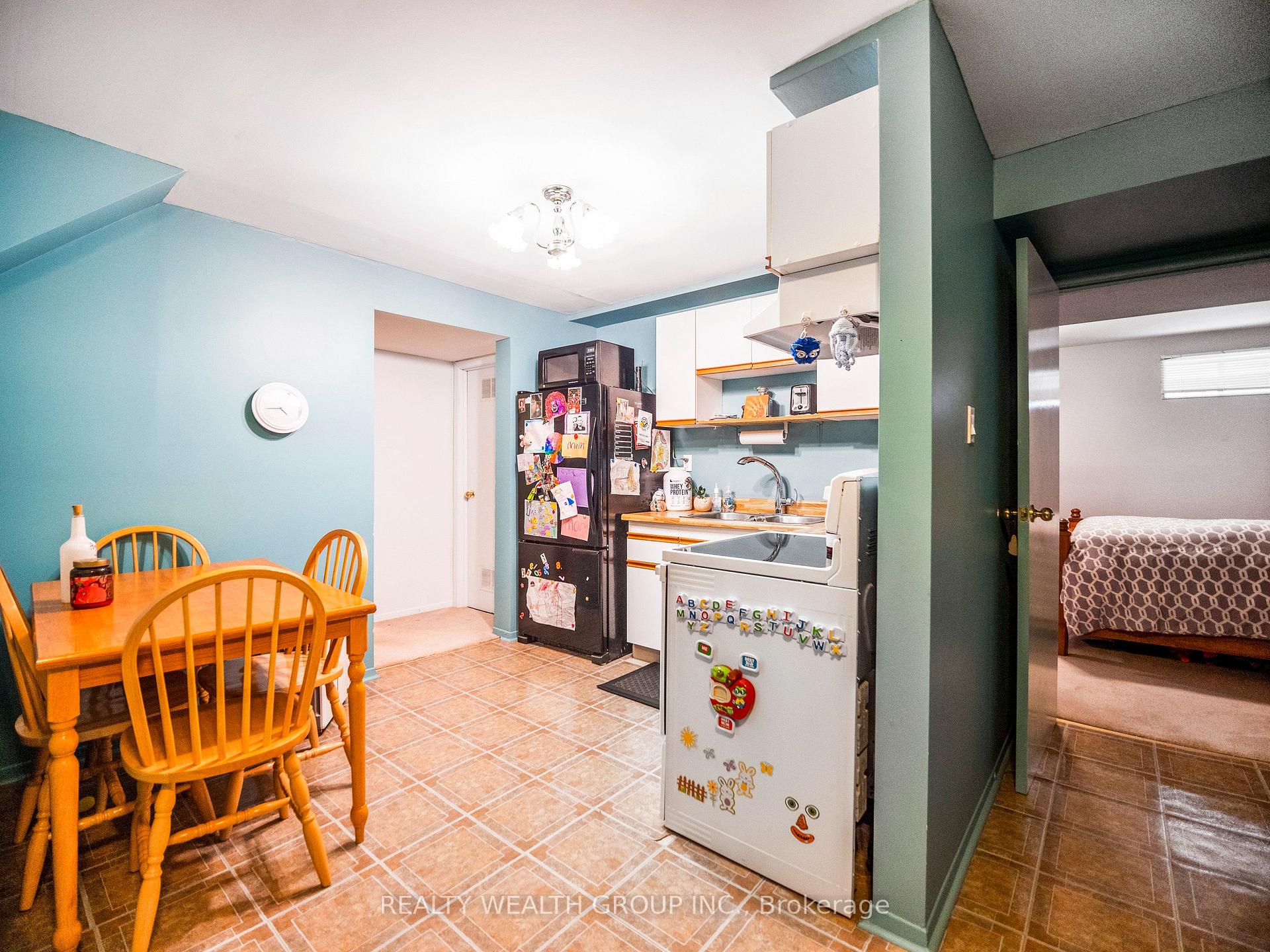 Photo 9 of Unit Bsmnt, 201 Biscayne Boulevard, Georgina, Keswick South — HOMEH