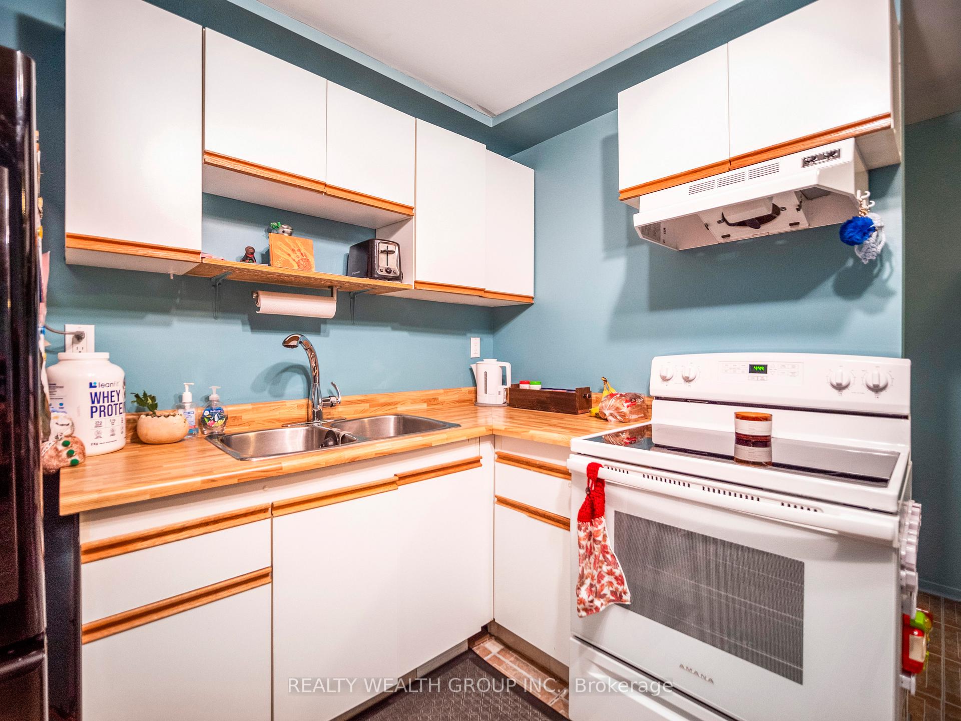 Photo 10 of Unit Bsmnt, 201 Biscayne Boulevard, Georgina, Keswick South — HOMEH