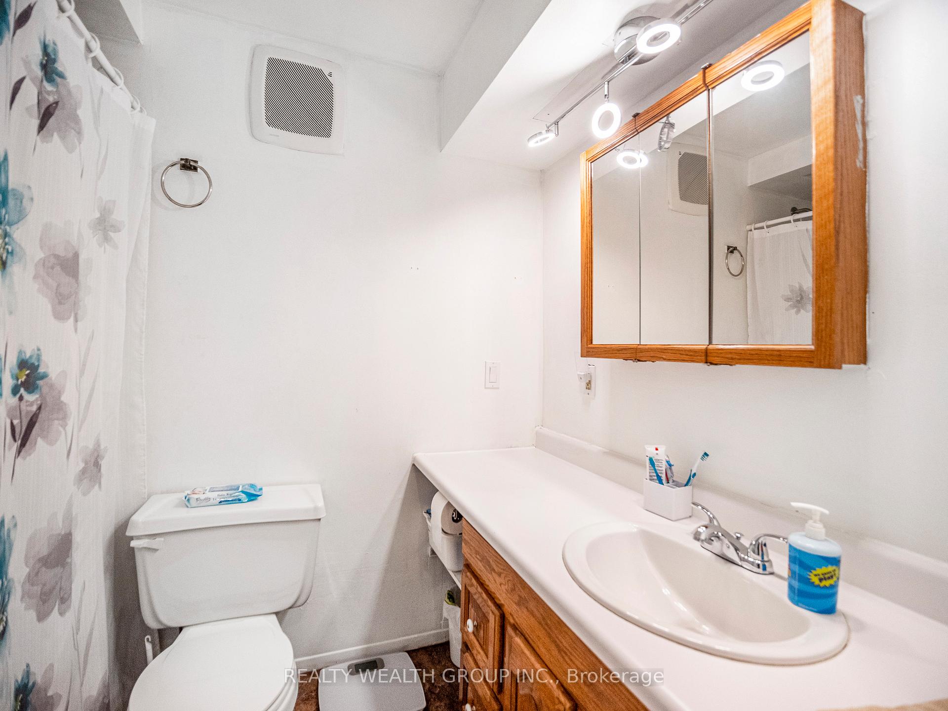 Photo 12 of Unit Bsmnt, 201 Biscayne Boulevard, Georgina, Keswick South — HOMEH