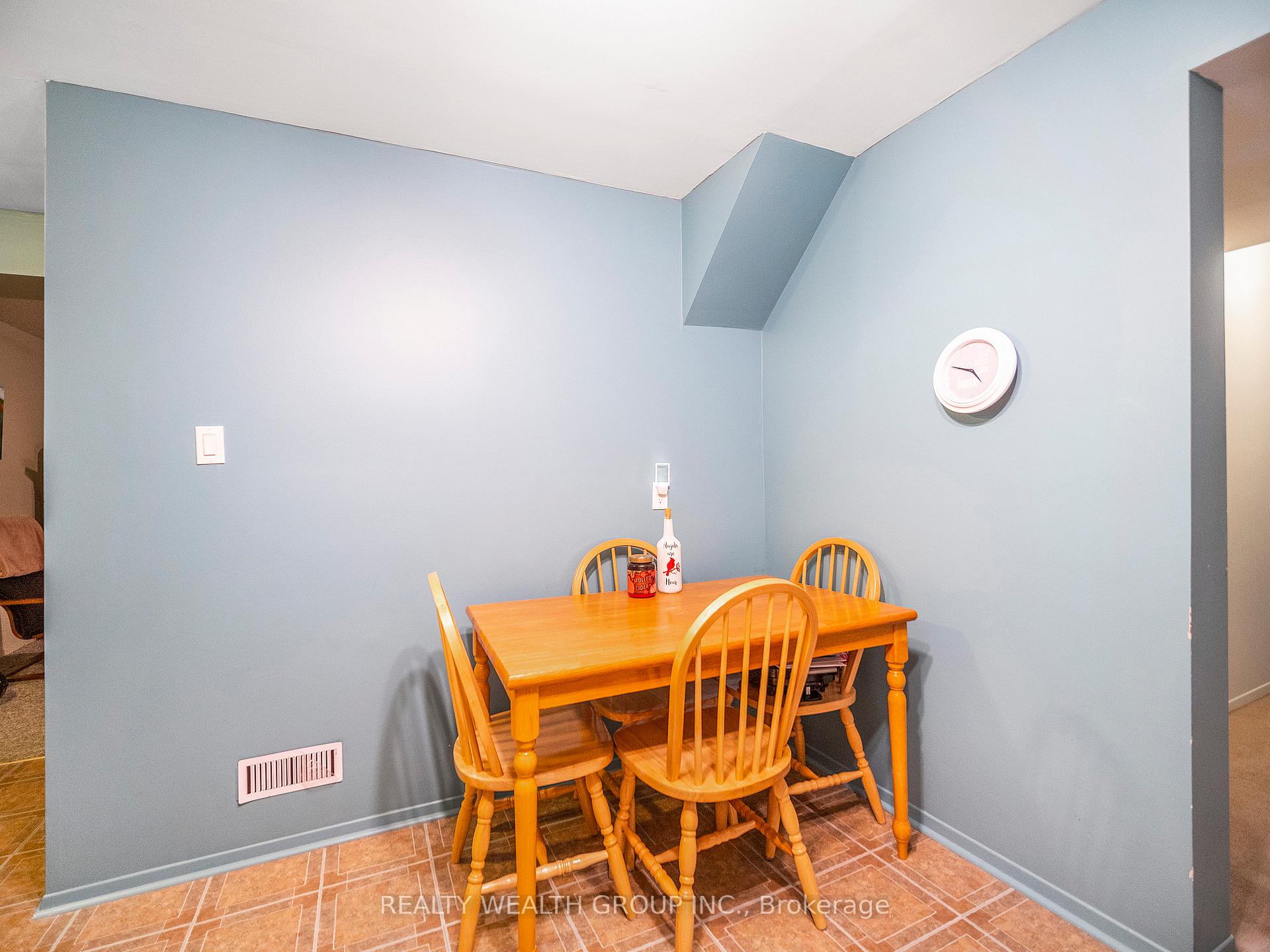 Photo 15 of Unit Bsmnt, 201 Biscayne Boulevard, Georgina, Keswick South — HOMEH