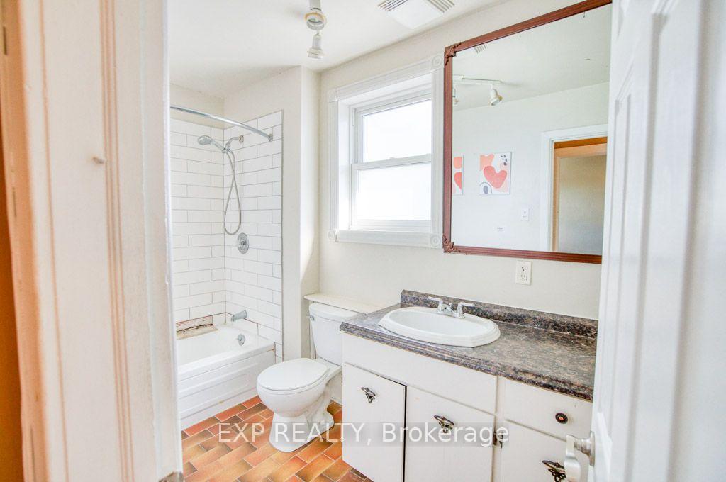 Photo 10 of 21 Garrison Street, Ottawa, Ottawa West — HOMEH