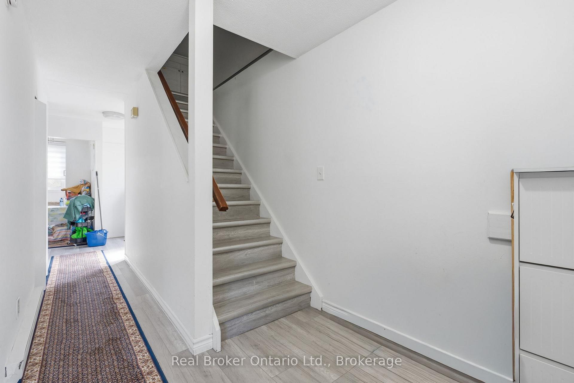 Photo 6 of 126 Dinison Crescent, Kitchener, Laurentian Hills — HOMEH