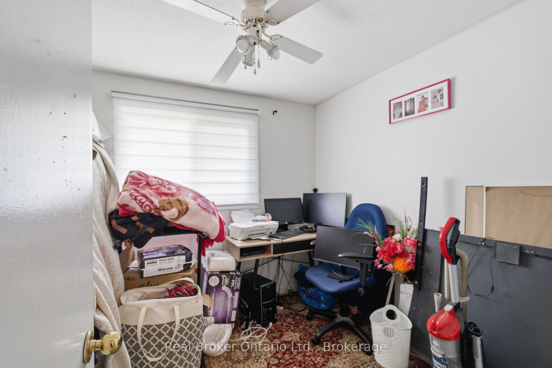 Photo 17 of 126 Dinison Crescent, Kitchener, Laurentian Hills — HOMEH